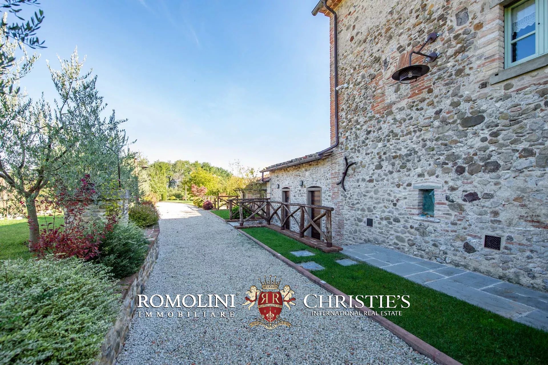 7 Bedroom Villa/Townhouse's Image 29
