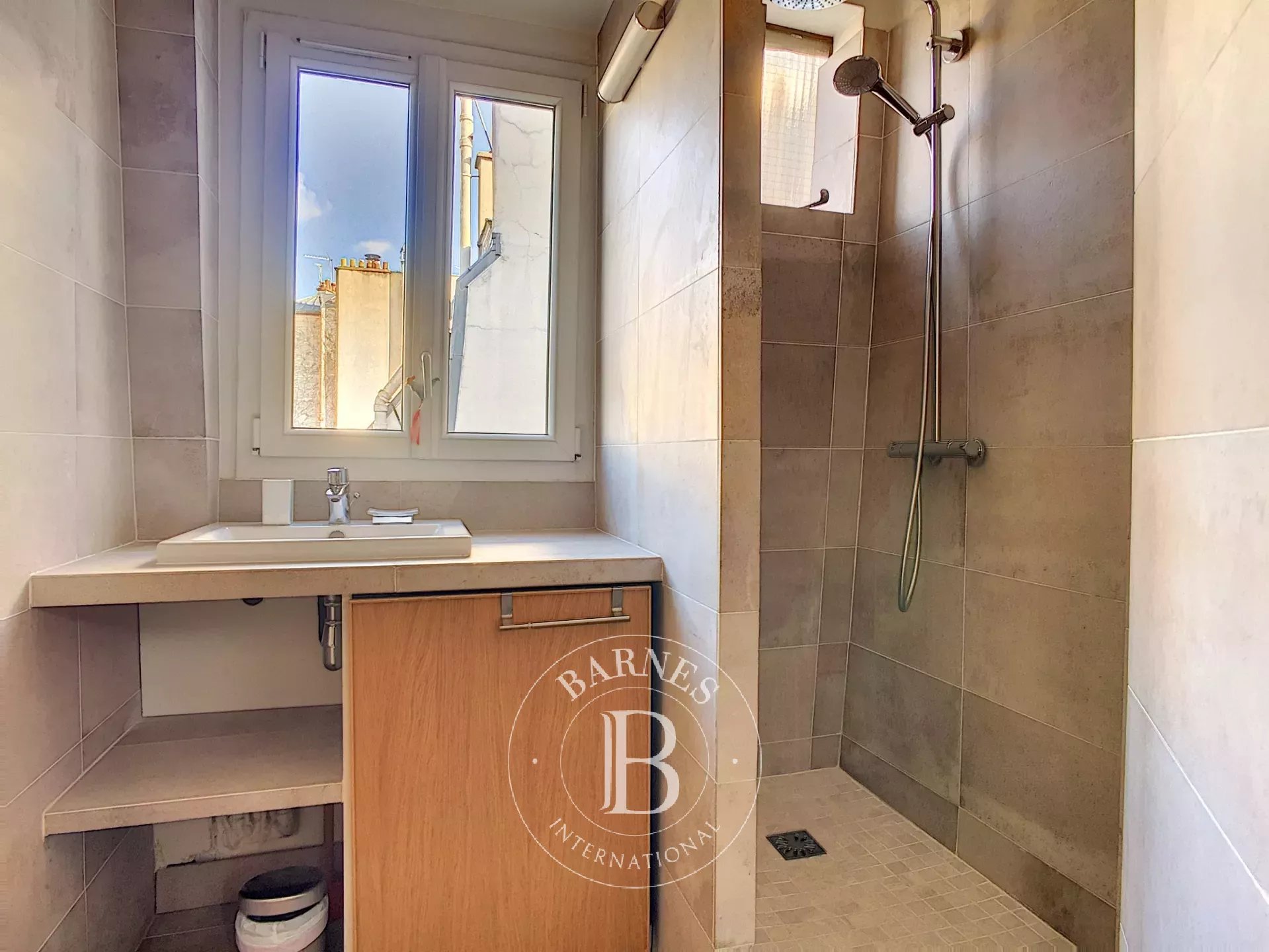 Daire Paris 18ème - picture 6