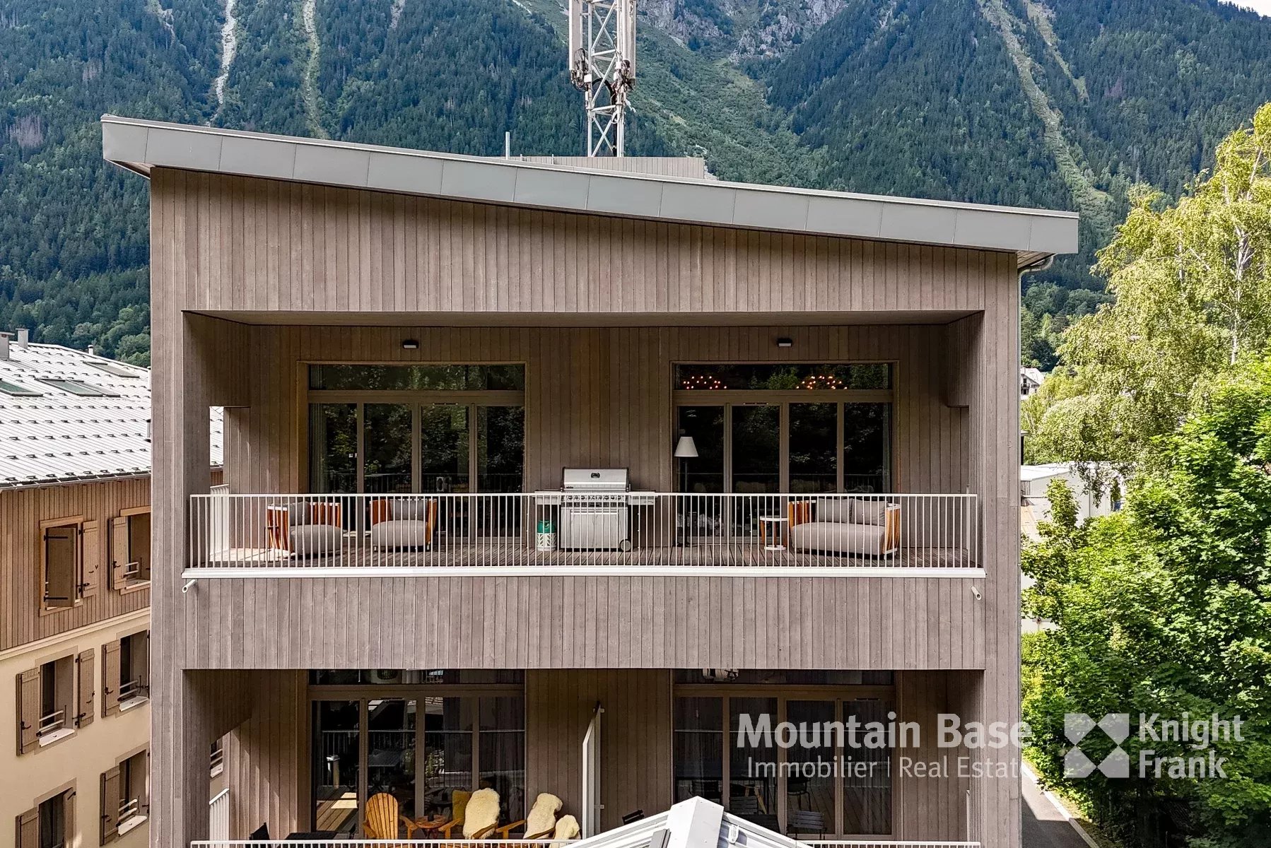 Photo of Newly built, 3-bedroom, 3-bathroom penthouse apartment in Chamonix centre
