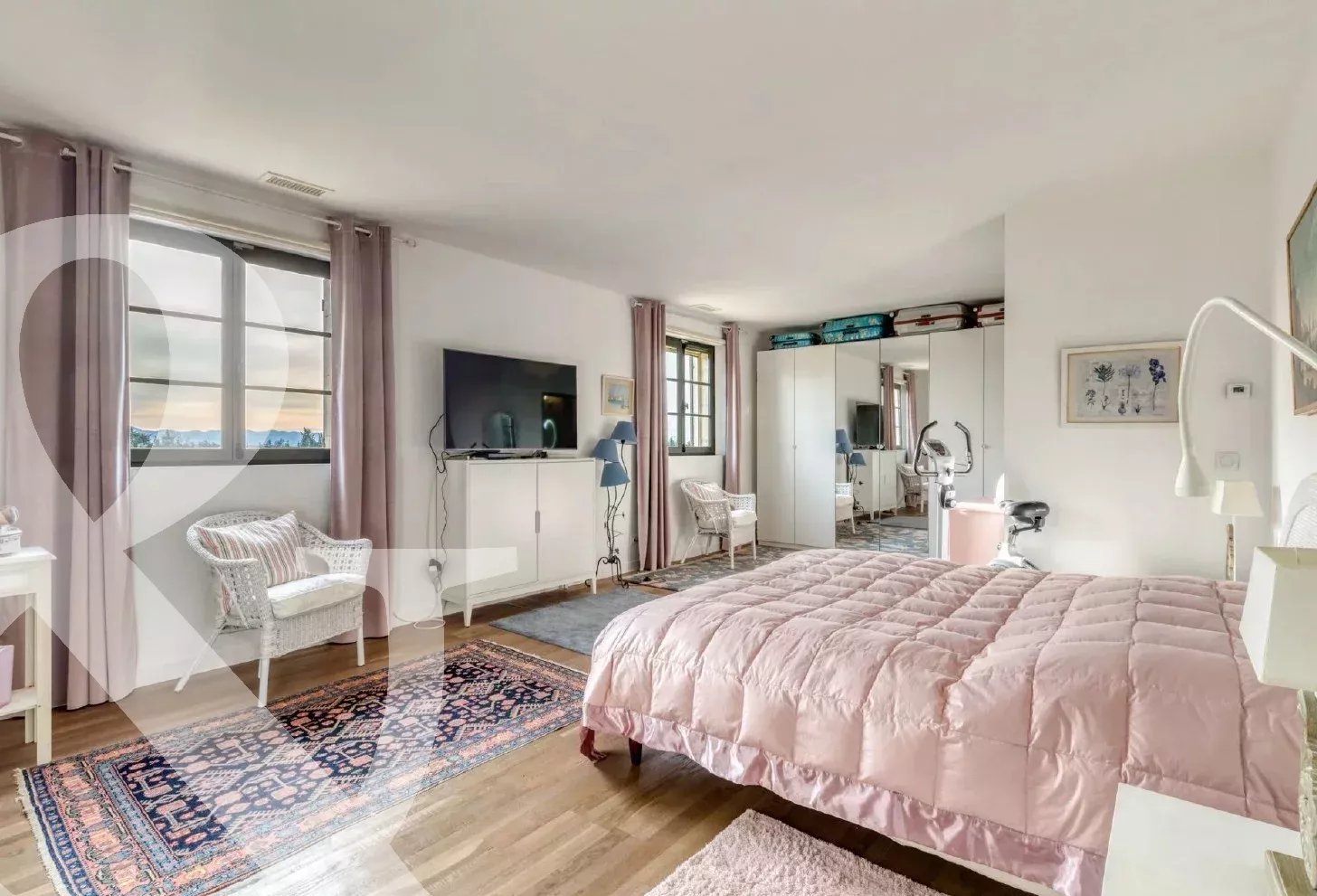 AU CALME DANS UN TRES BEAU PARC