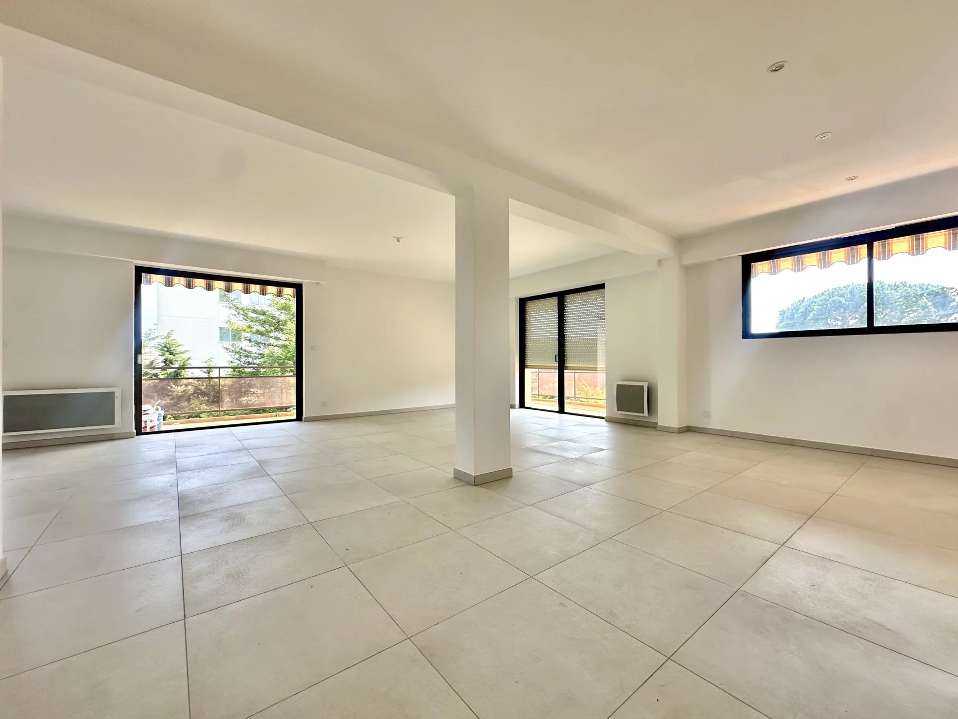 4P – 132,35 m² + terrasse 31 m² – Saint-Laurent-du-Var centre – Ascenseur privatif / Double parking / Neuf