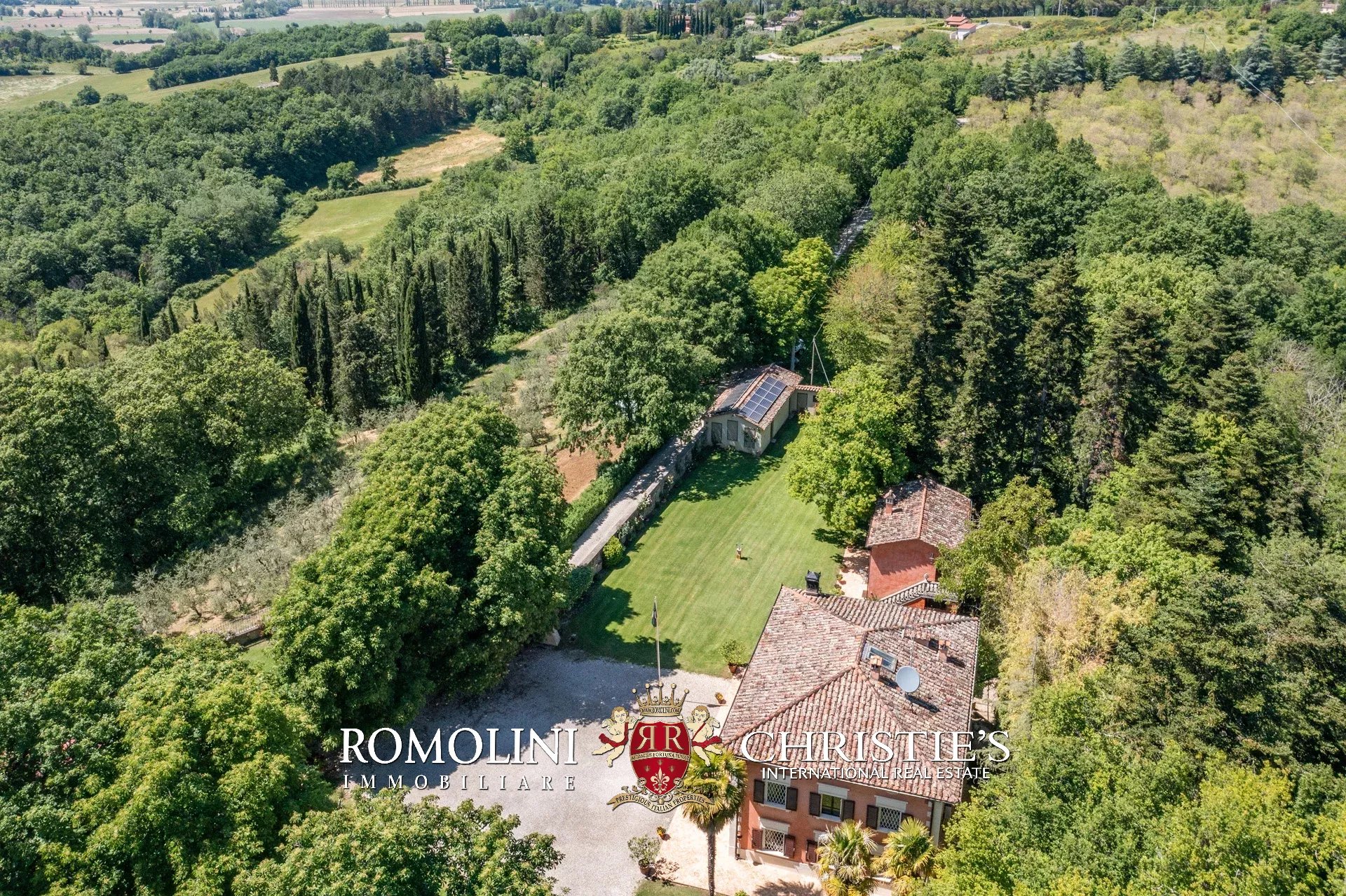 8 Bedroom Villa/Townhouse's Image 12