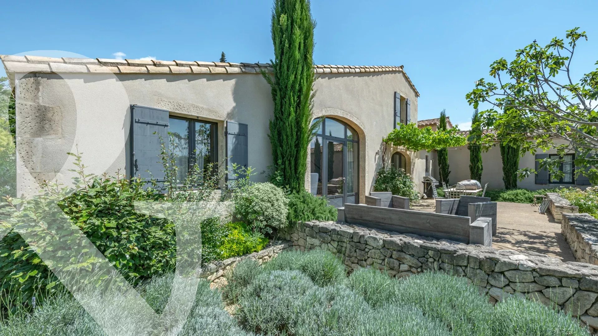 EN CAMPAGNE AU CALME ABSOLU