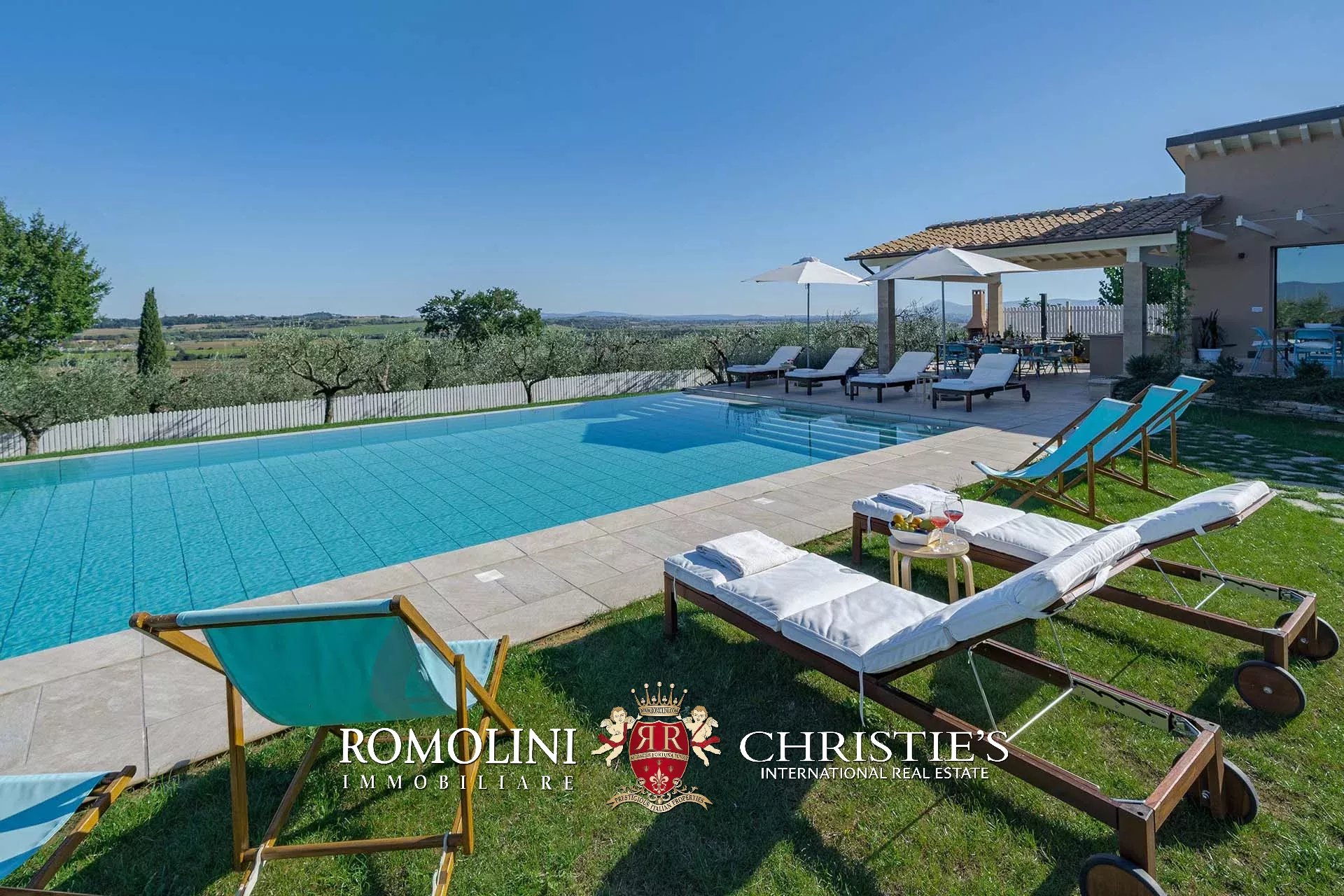 7 Bedroom Villa/Townhouse's Image 6