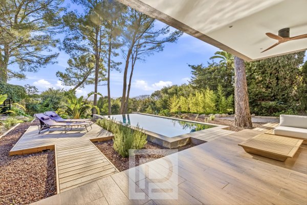 Elegant contemporary villa – Unobstructed view of the Estérel mountains and greenery — photo 4