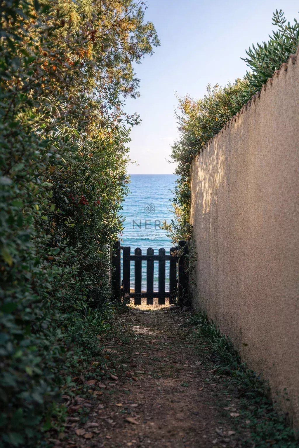 Emplacement privilégié à deux pas de la mer