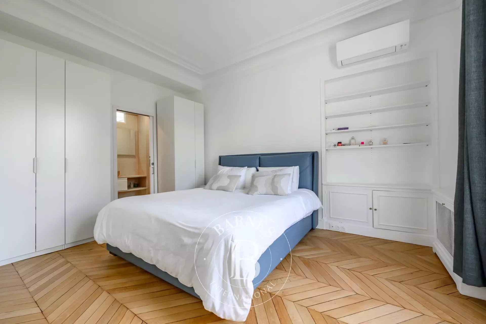 Daire Paris 8ème - picture 11