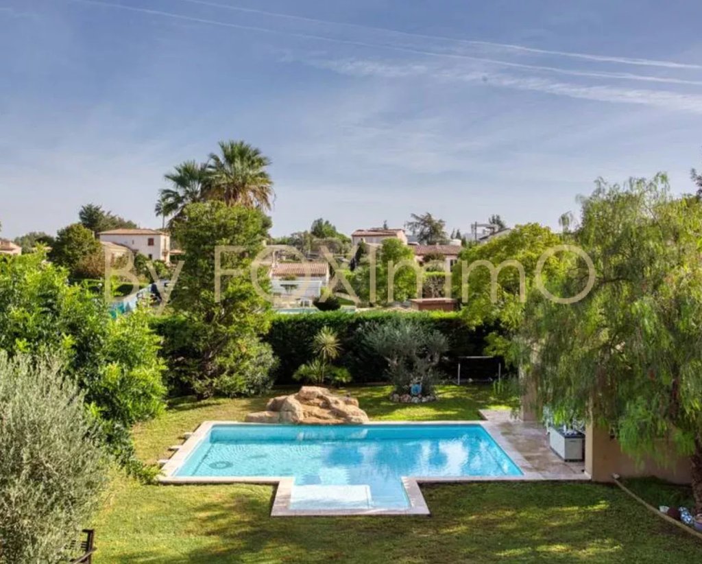 Villa for sale in Antibes — Antibes Villa for sale with Pool and Guest House