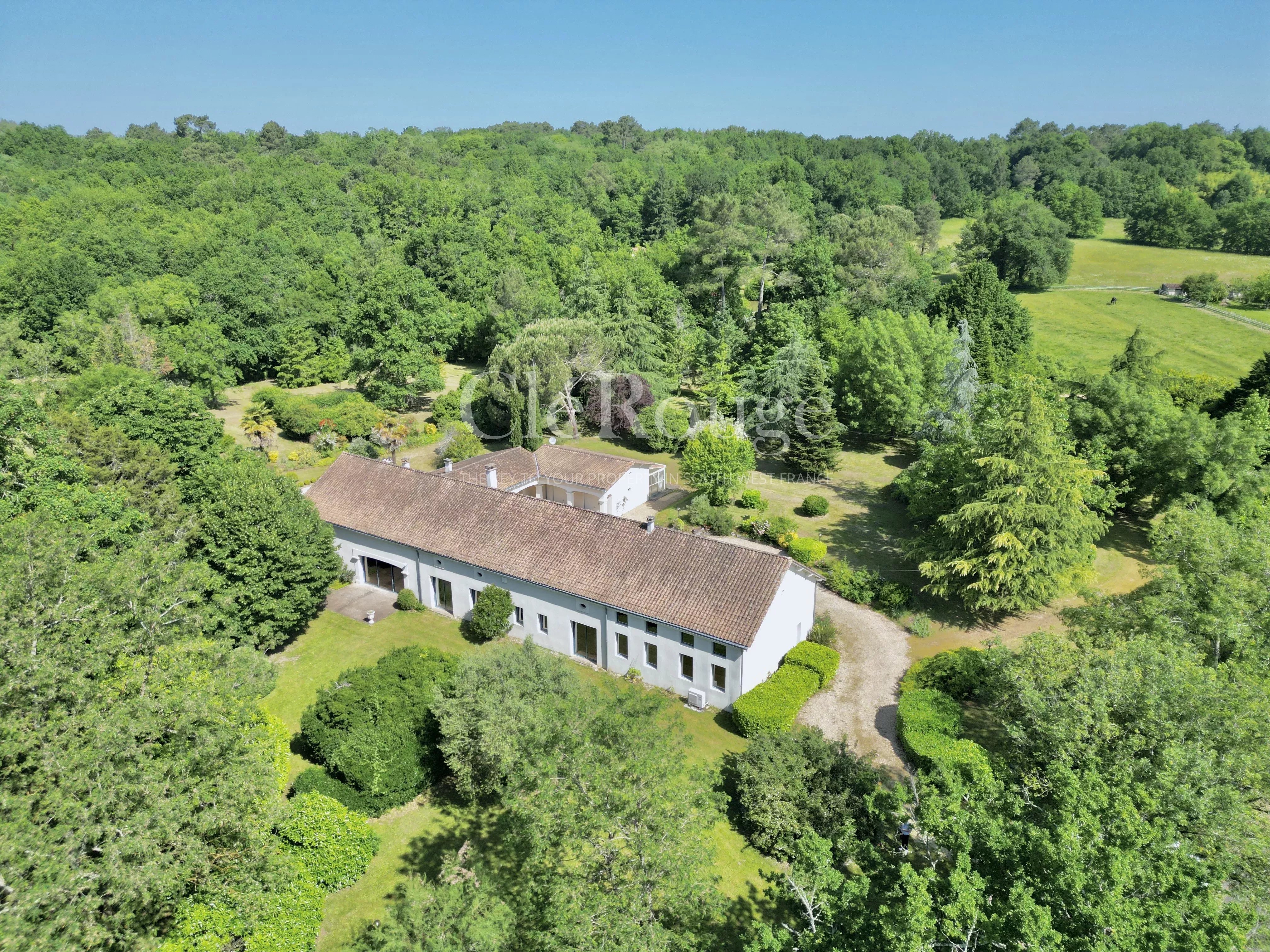 House in Montpon-Menesterol - Image 3