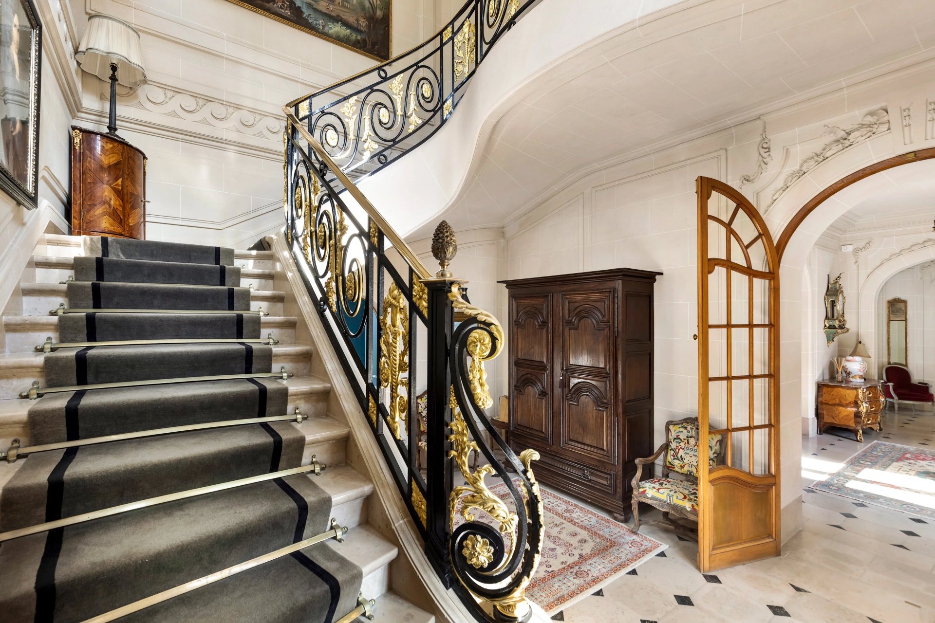 6 Bedroom Chateau's Image 11
