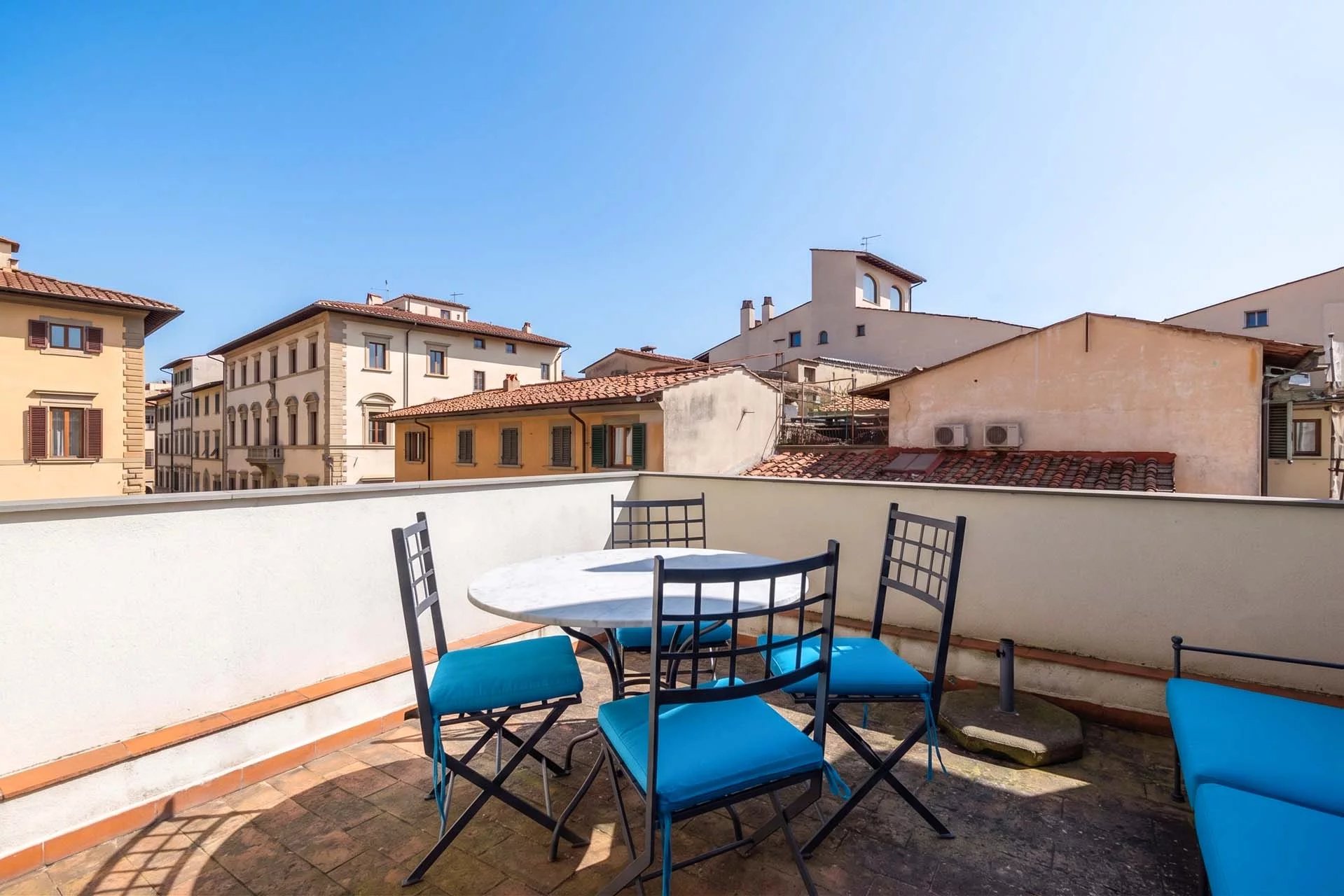 APPARTAMENTO CON TERRAZZA IN VENDITA IN PIAZZA DEL CARMINE, FIRENZE