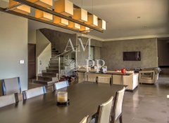 Contemporary Sea View Villa Cannes | Luxury Family Estate Croix des Gardes — photo 3 of 10