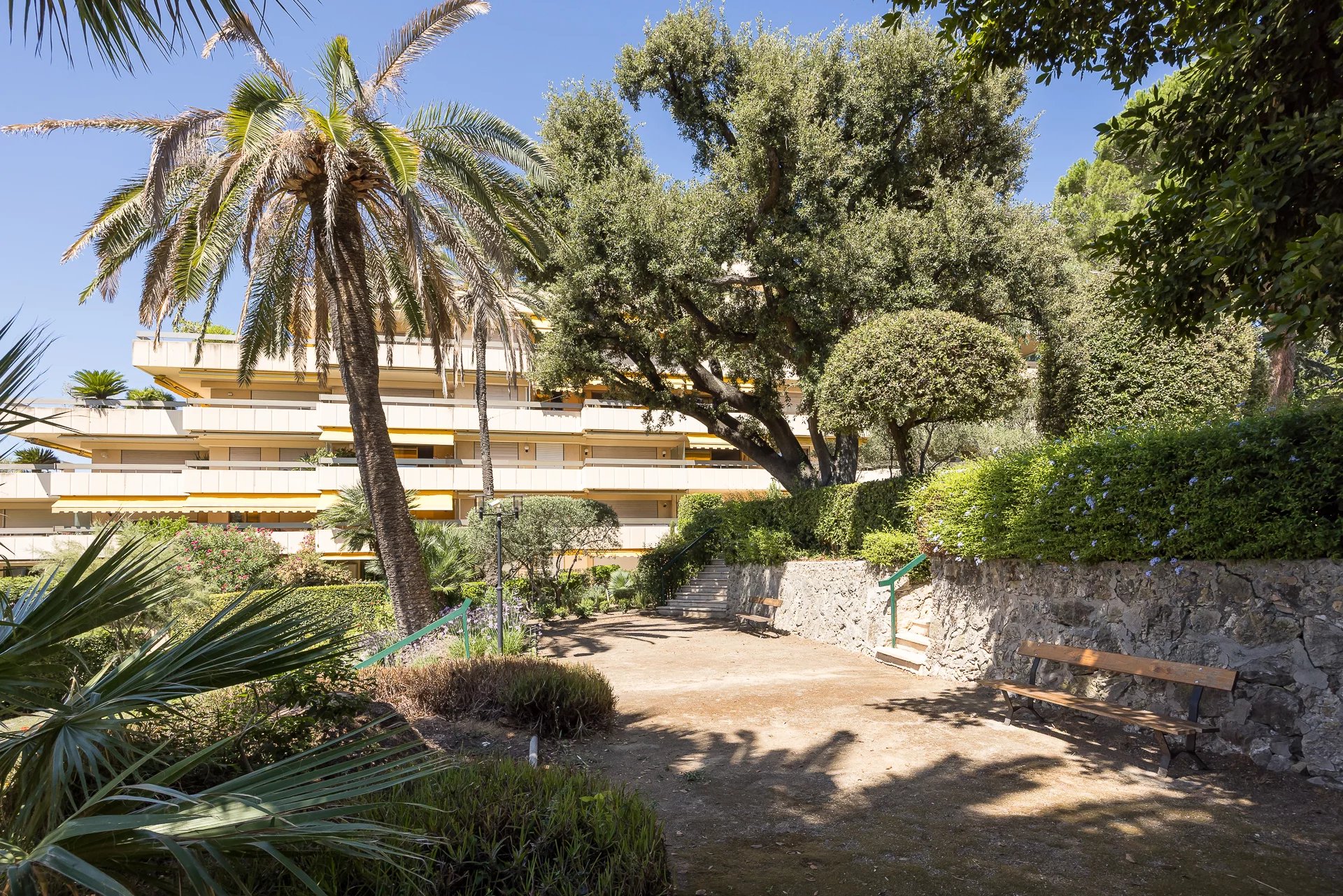 EXCLUSIVE – Exceptional property at the gateway to Cap d’Antibes – Résidence Château de la Pinède