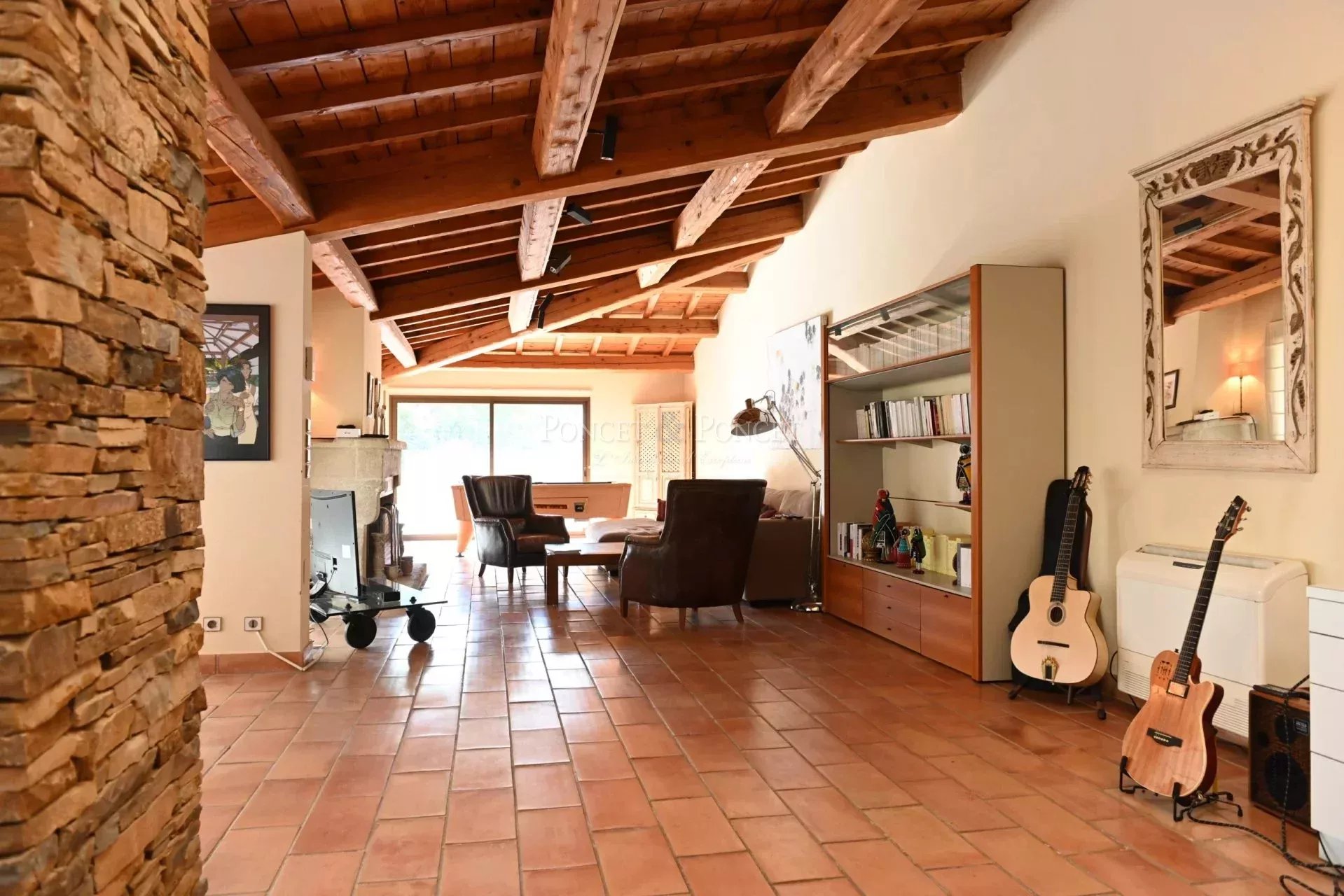 9 Bedroom Villa/Townhouse's Image 9