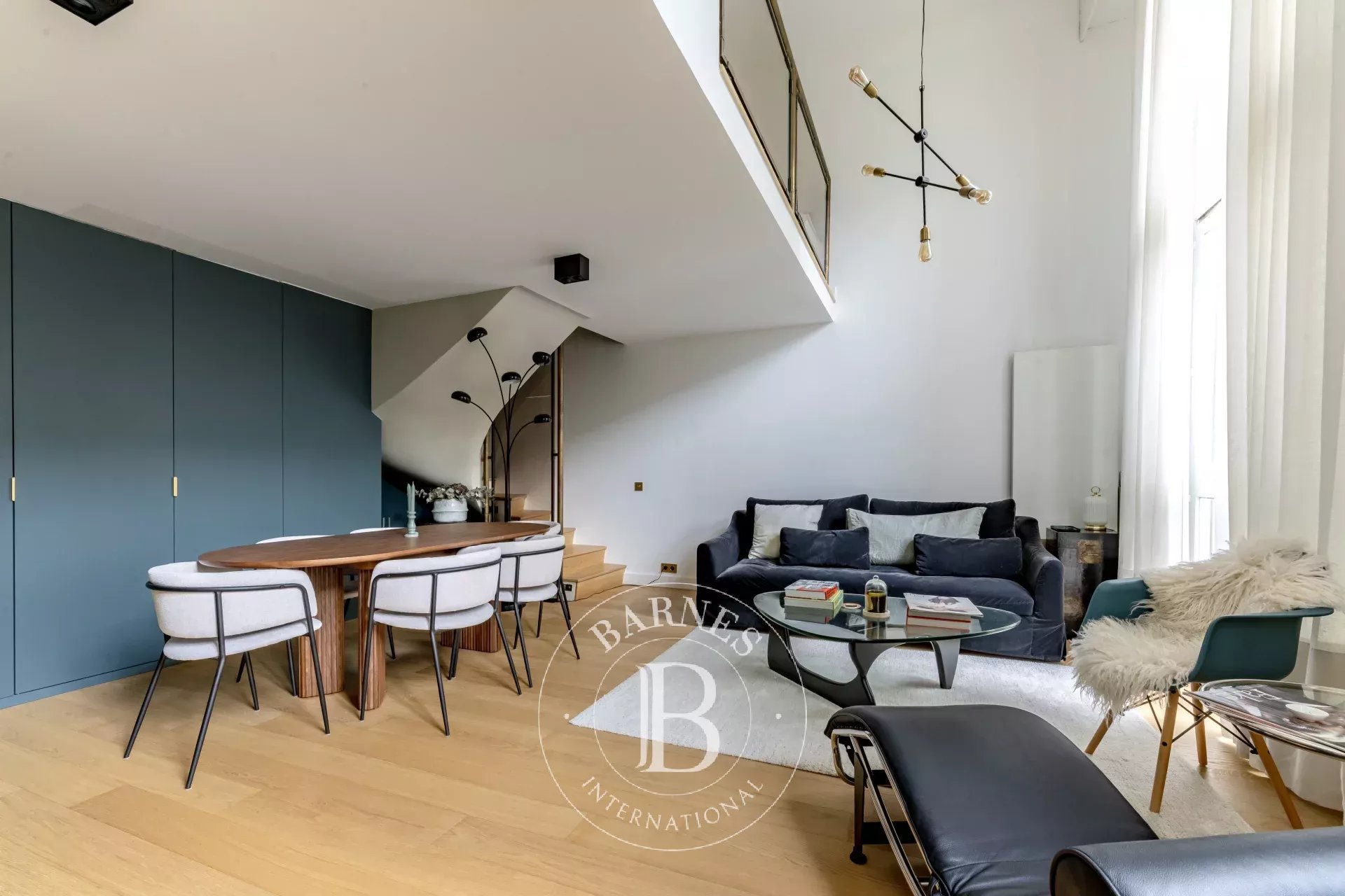 Paris 16 – Arc de Triomphe – 1-Bedroom Apartment – Prestigious Building - picture 4