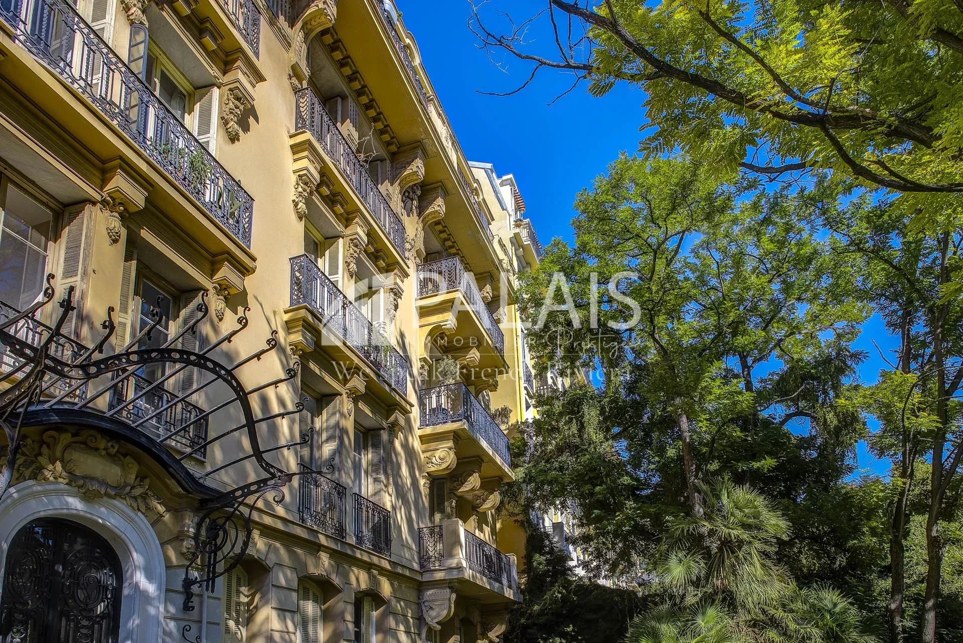 Agence immobilière de 