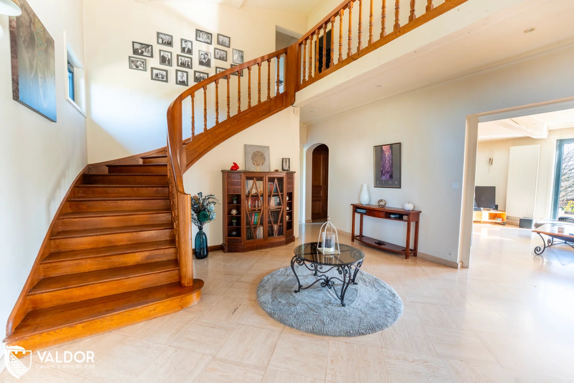 GRANDE MAISON CENTRE DE BELLEVILLE EN BEAUJOLAIS