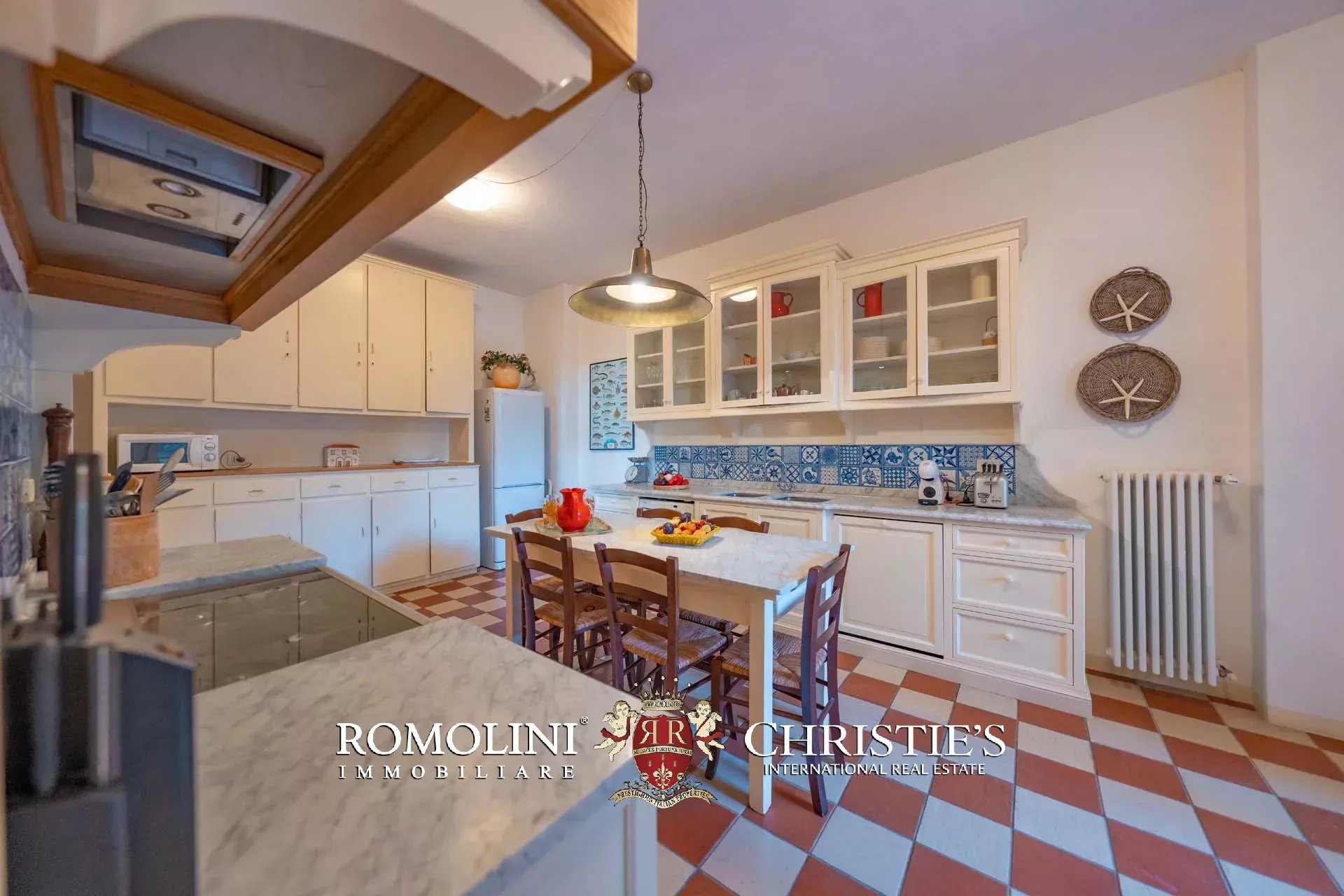 11 Bedroom Villa/Townhouse's Image 62