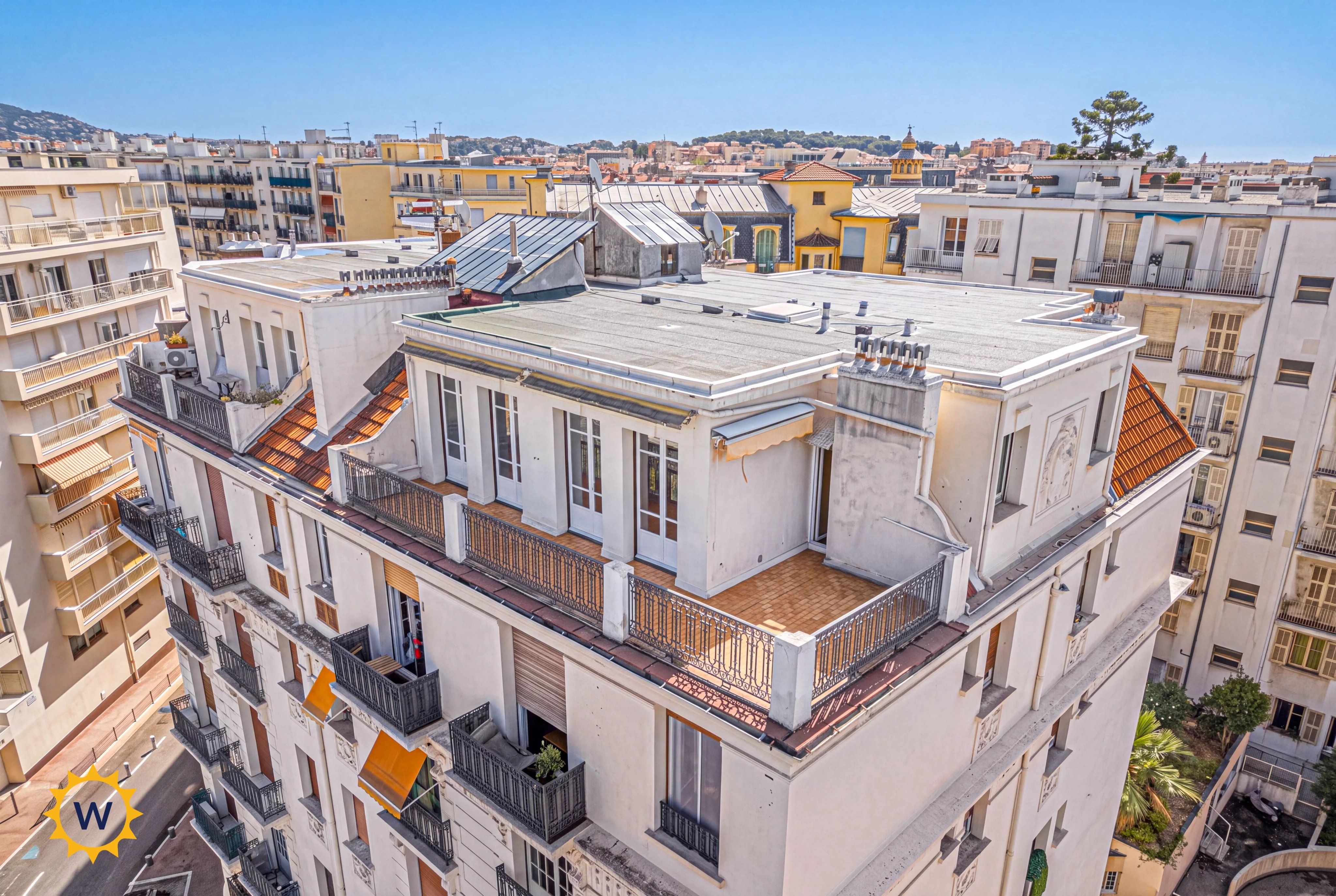 NICE CENTRE - DERNIER ETAGE AVEC TERRASSE — photo 13