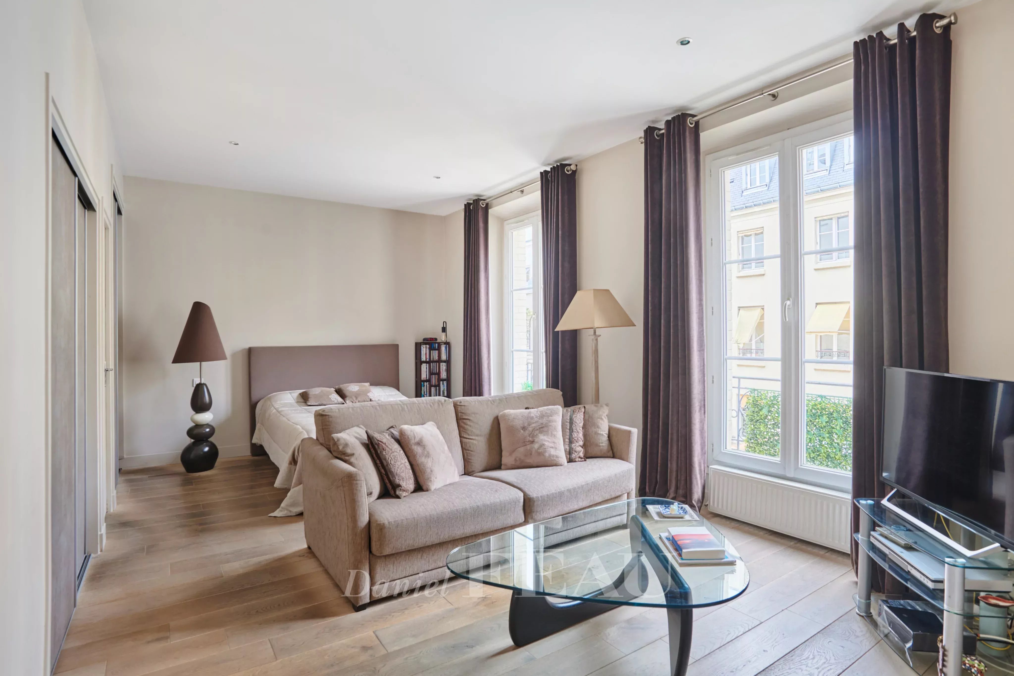 Sale Apartment Paris 17th