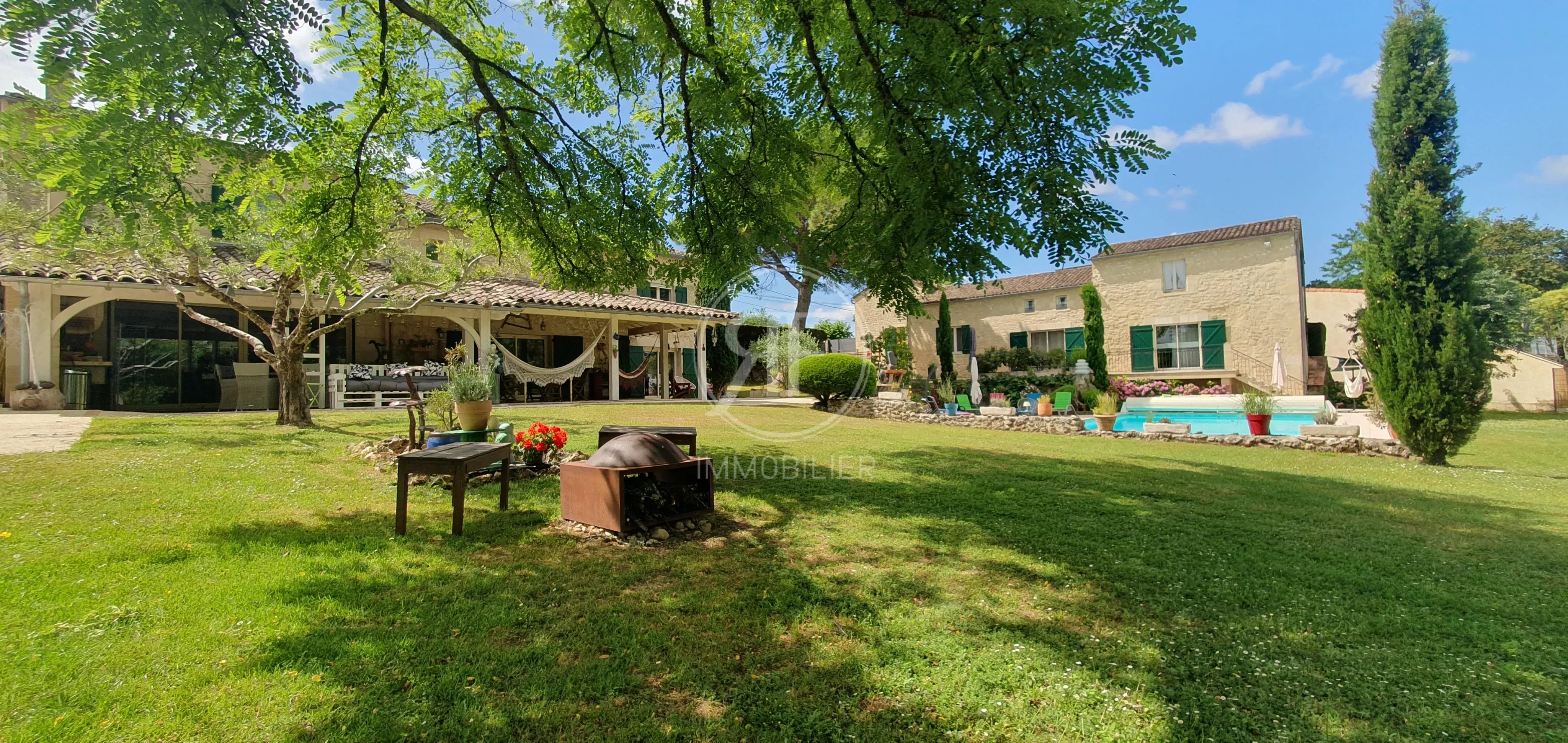 Agence immobilière de 
