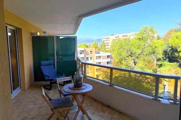 NICE CORNICHE FLEURIE - APPARTEMENT 2 PIECES AVEC TERRASSE