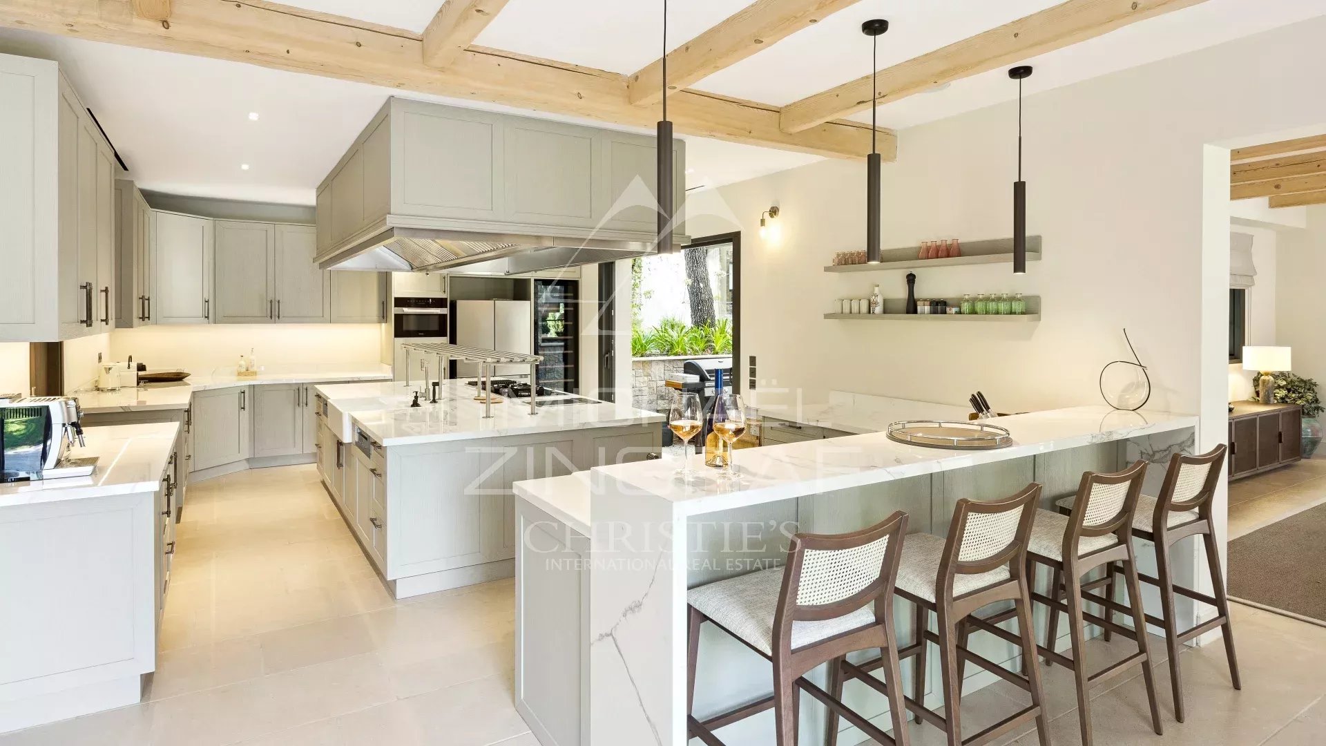 11 Bedroom Villa/Townhouse's Image 6