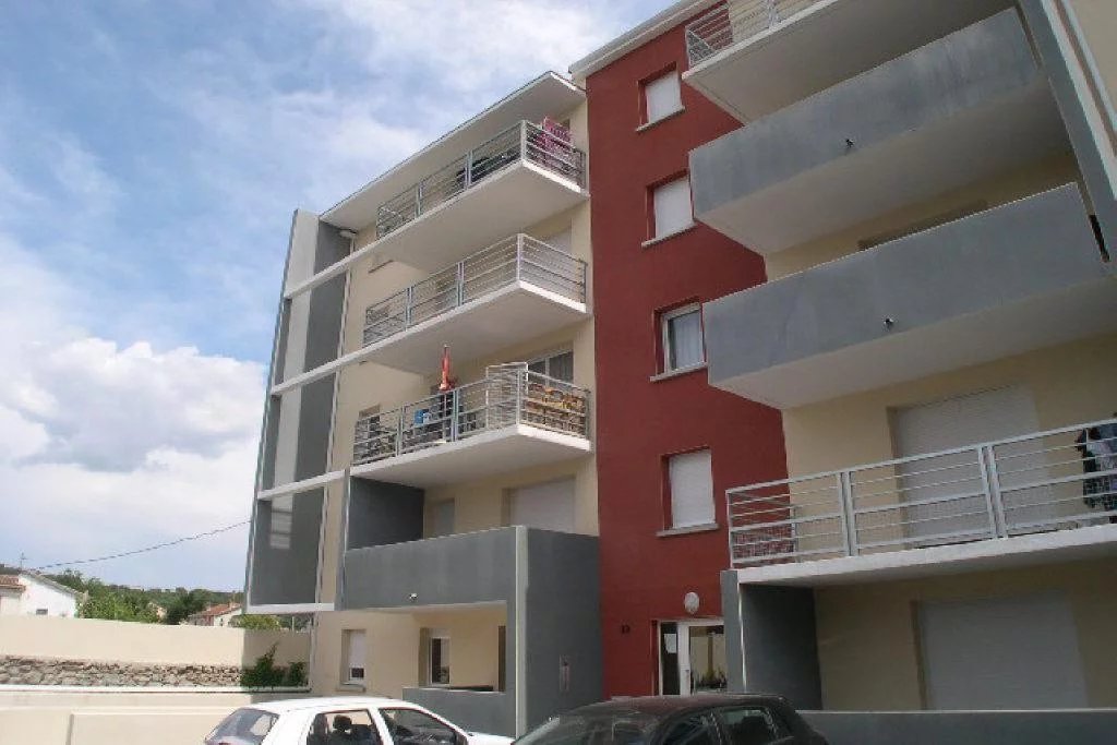 Alès, tamaris : grand appartement avec terrasse dernier étag