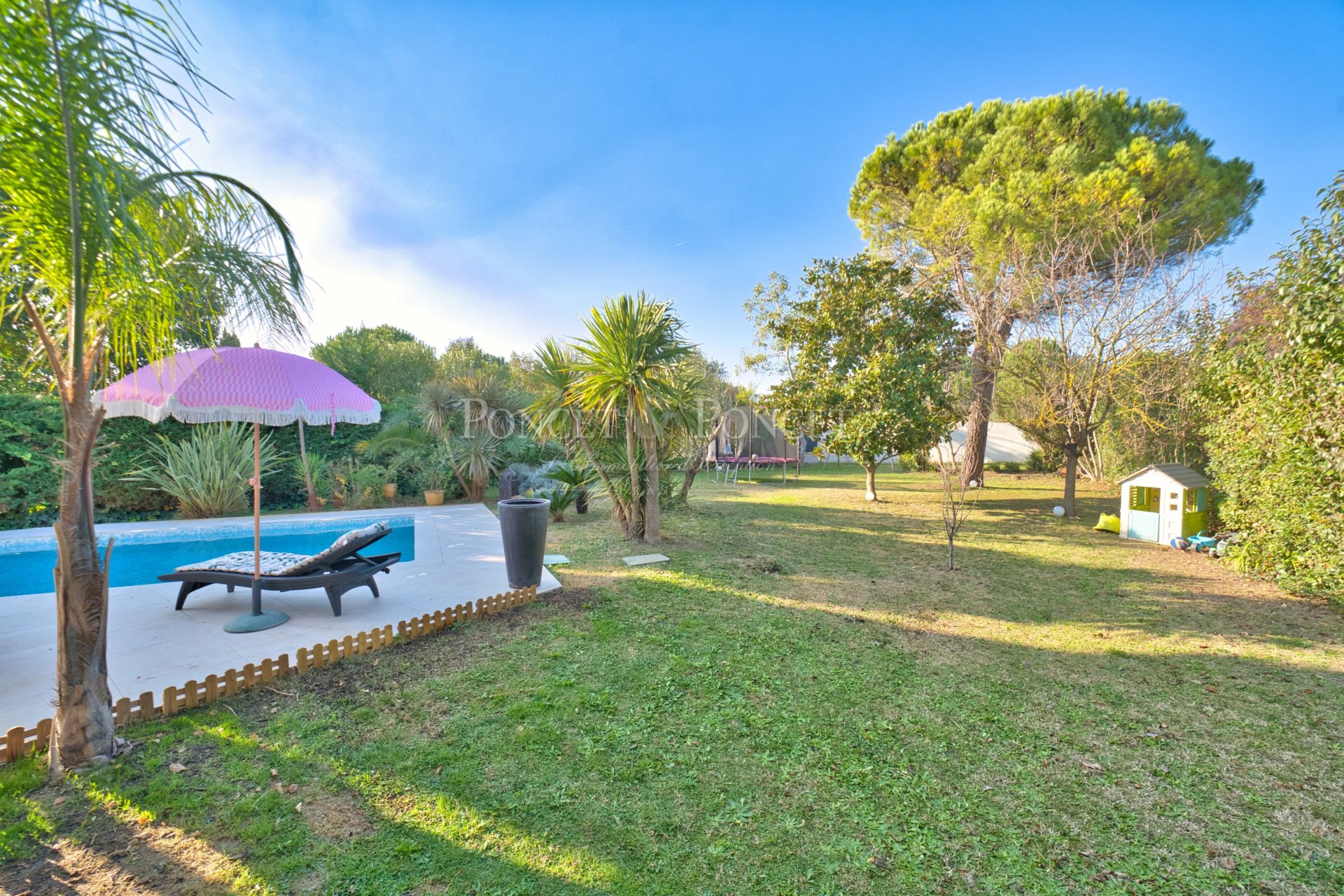 4 Bedroom Villa/Townhouse's Image 10