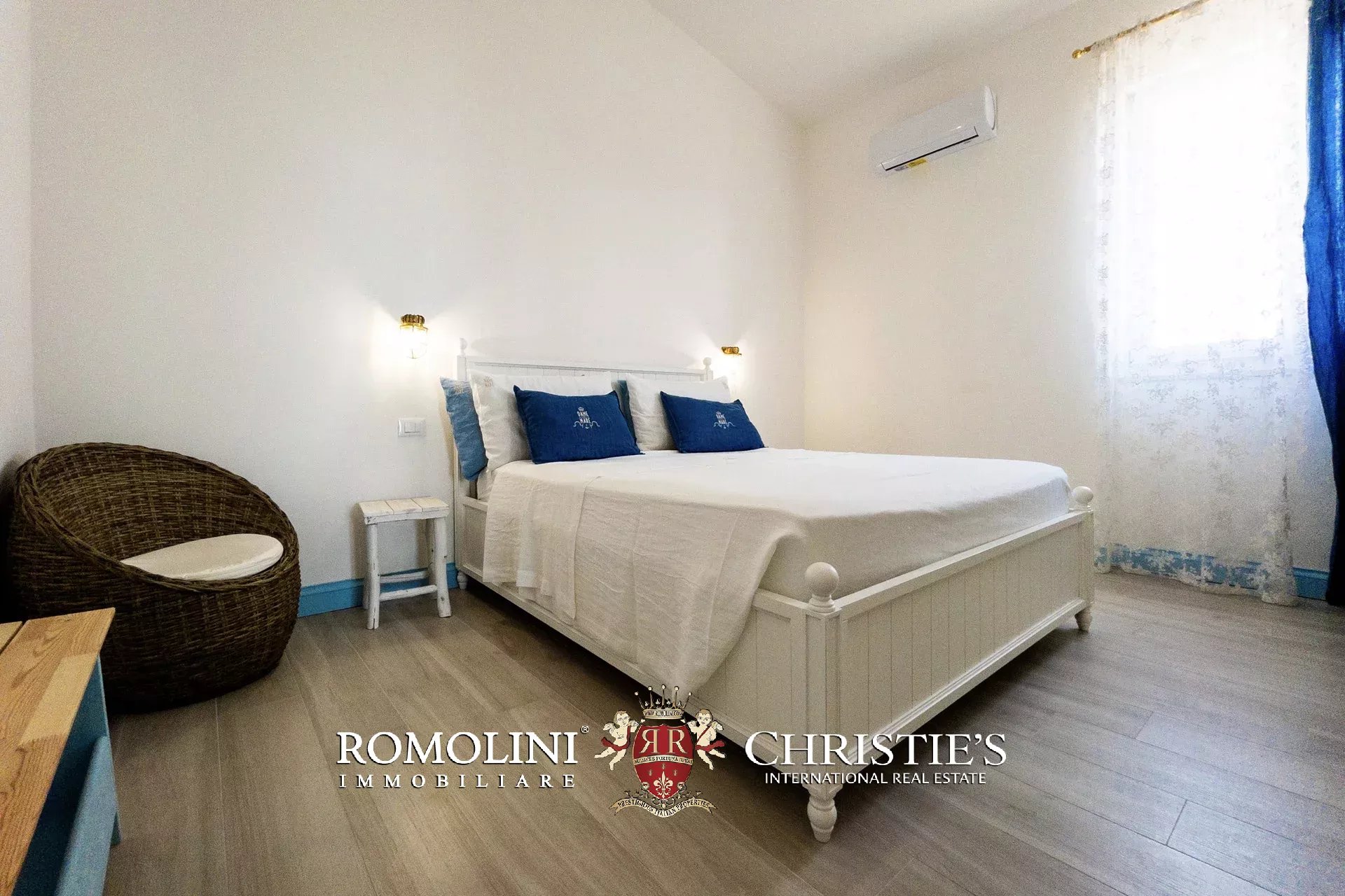 7 Bedroom Villa/Townhouse's Image 26