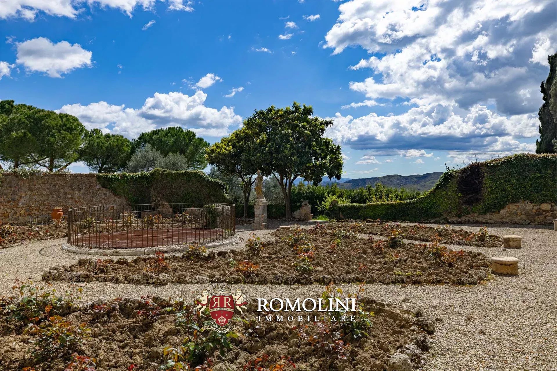 35 Bedroom Vineyard's Image 39