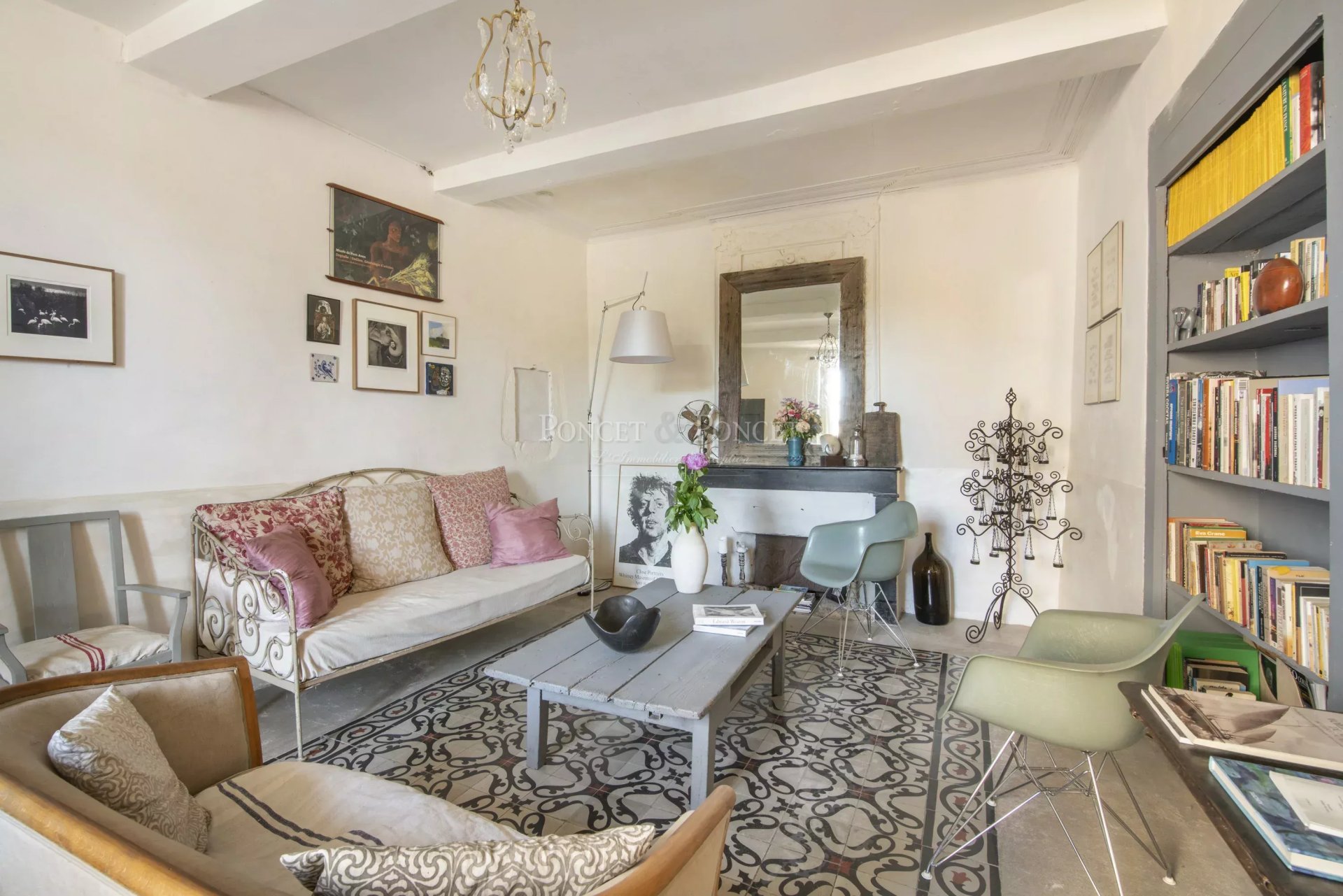 11 Bedroom Villa/Townhouse's Image 7