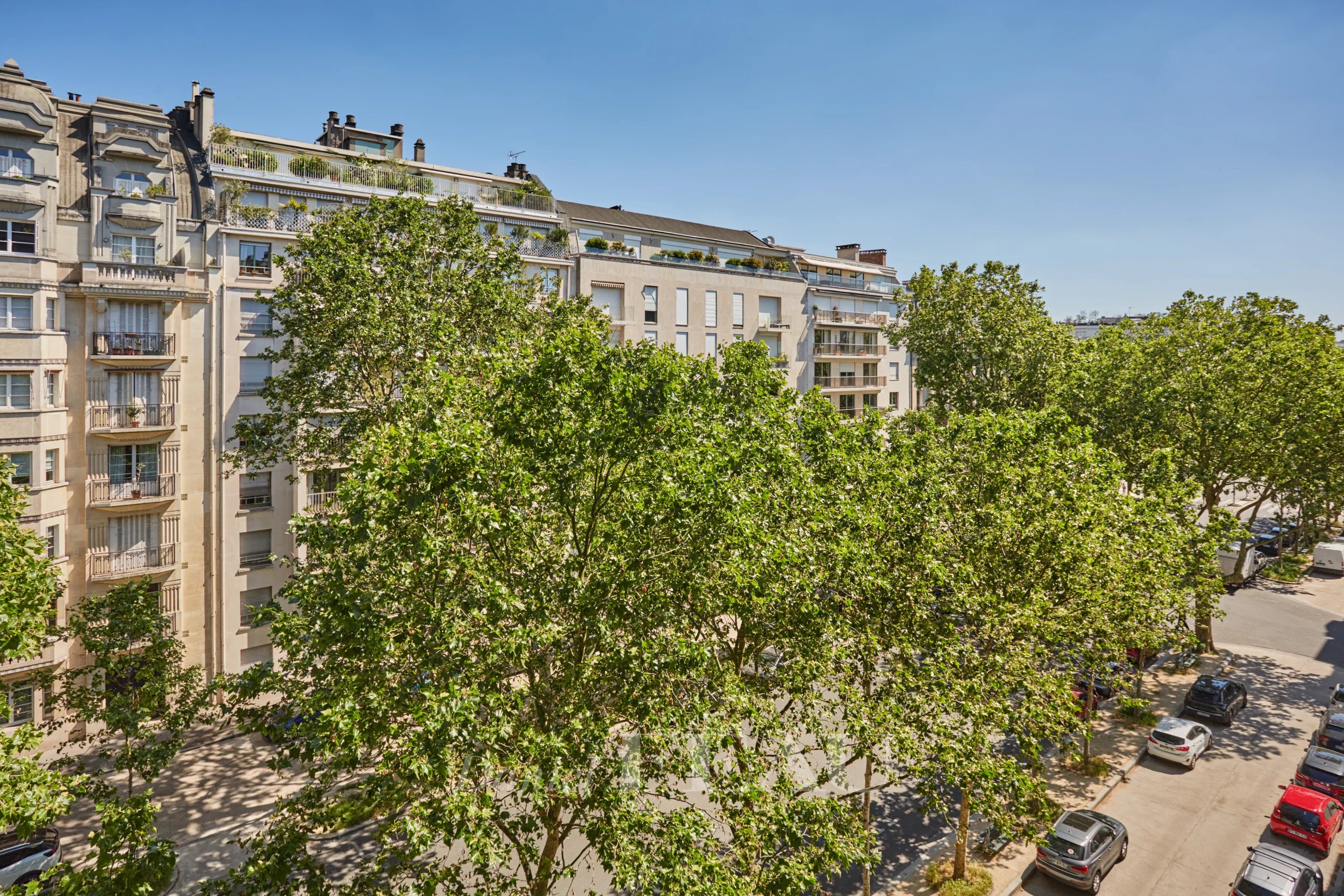 Sale Apartment Paris 7th