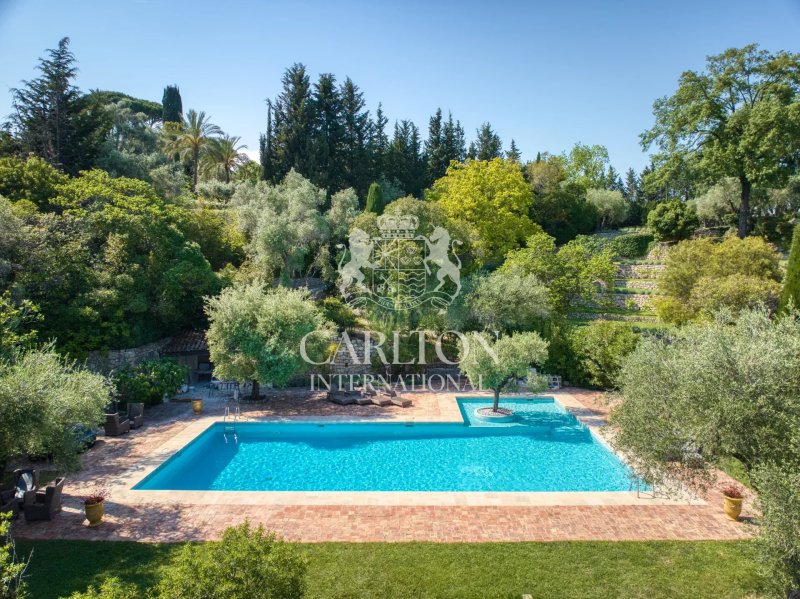 Mougins