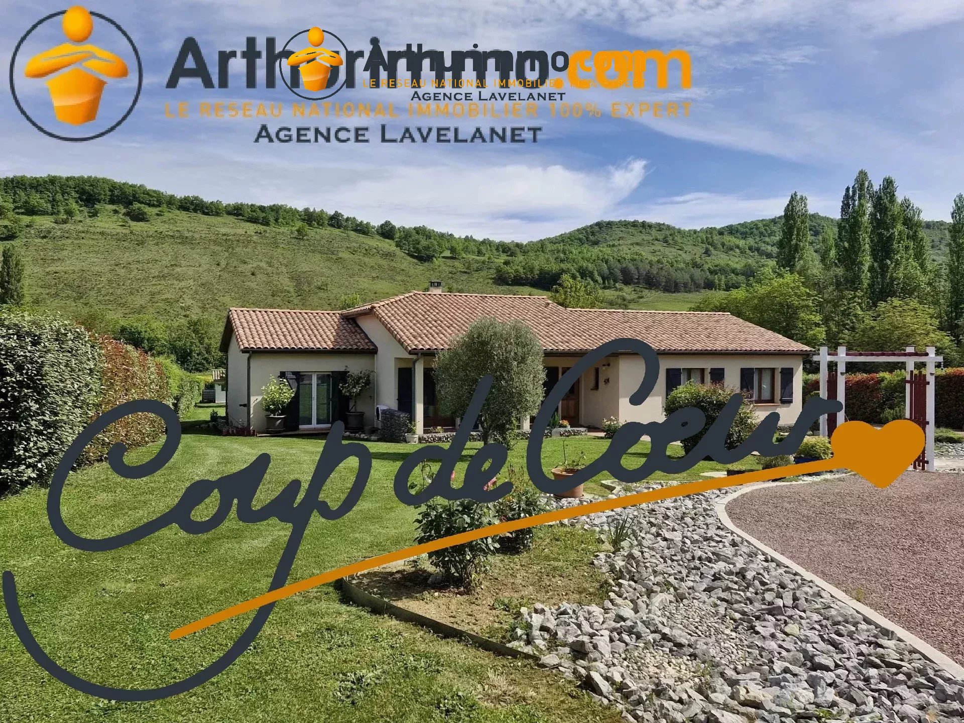 Magnifique villa de 2012 sur terrain d'environ 3400m² proche de Laroque d'Olmes