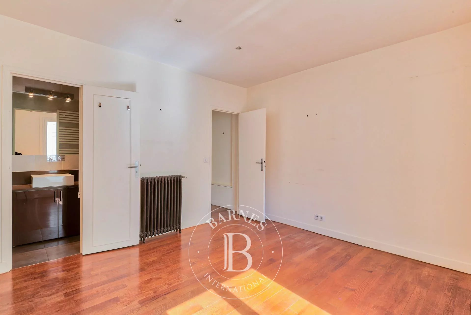 Paris 16 - Victor Hugo - Upper floor - 4 Bedrooms - picture 7