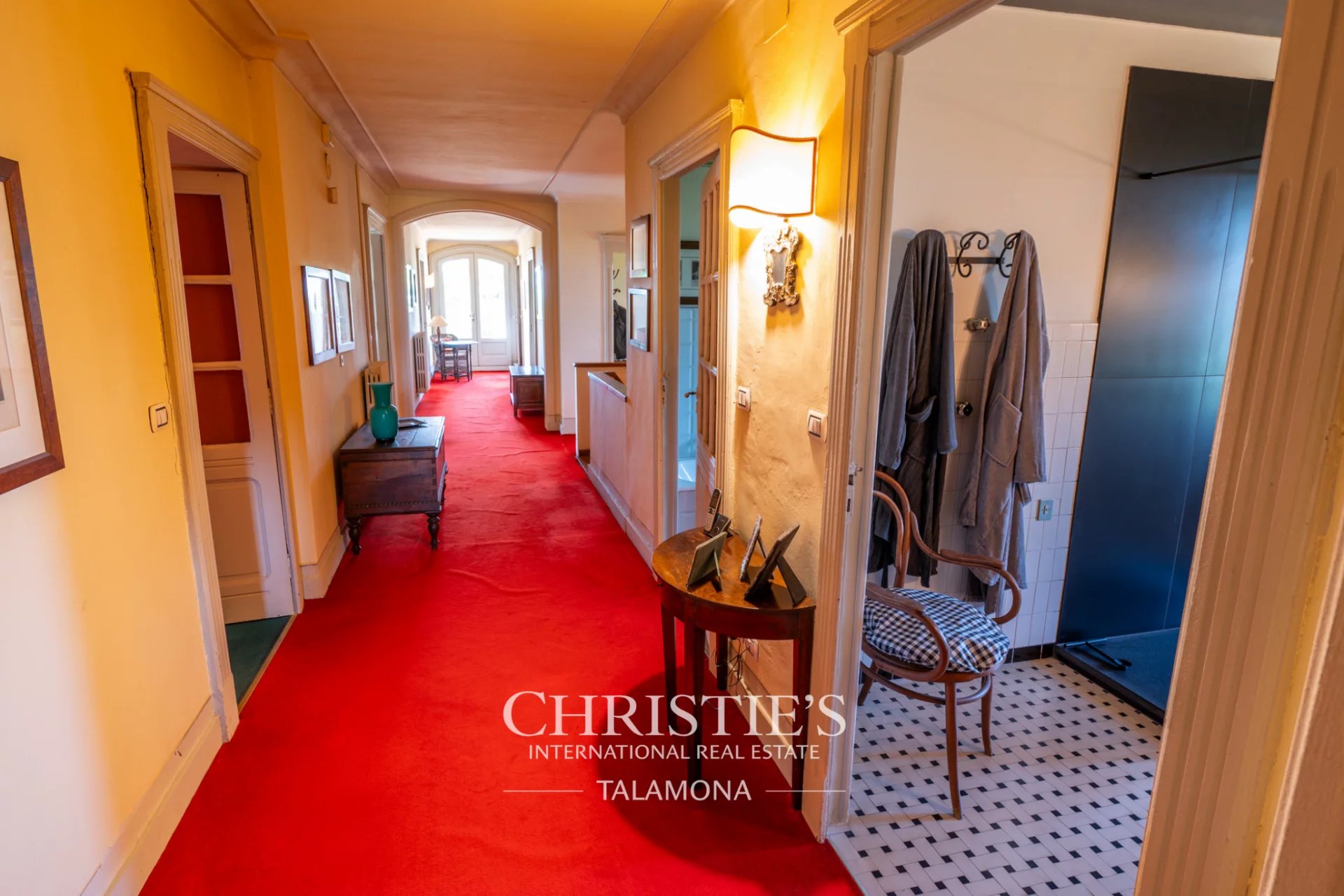 10 Bedroom Villa/Townhouse's Image 55
