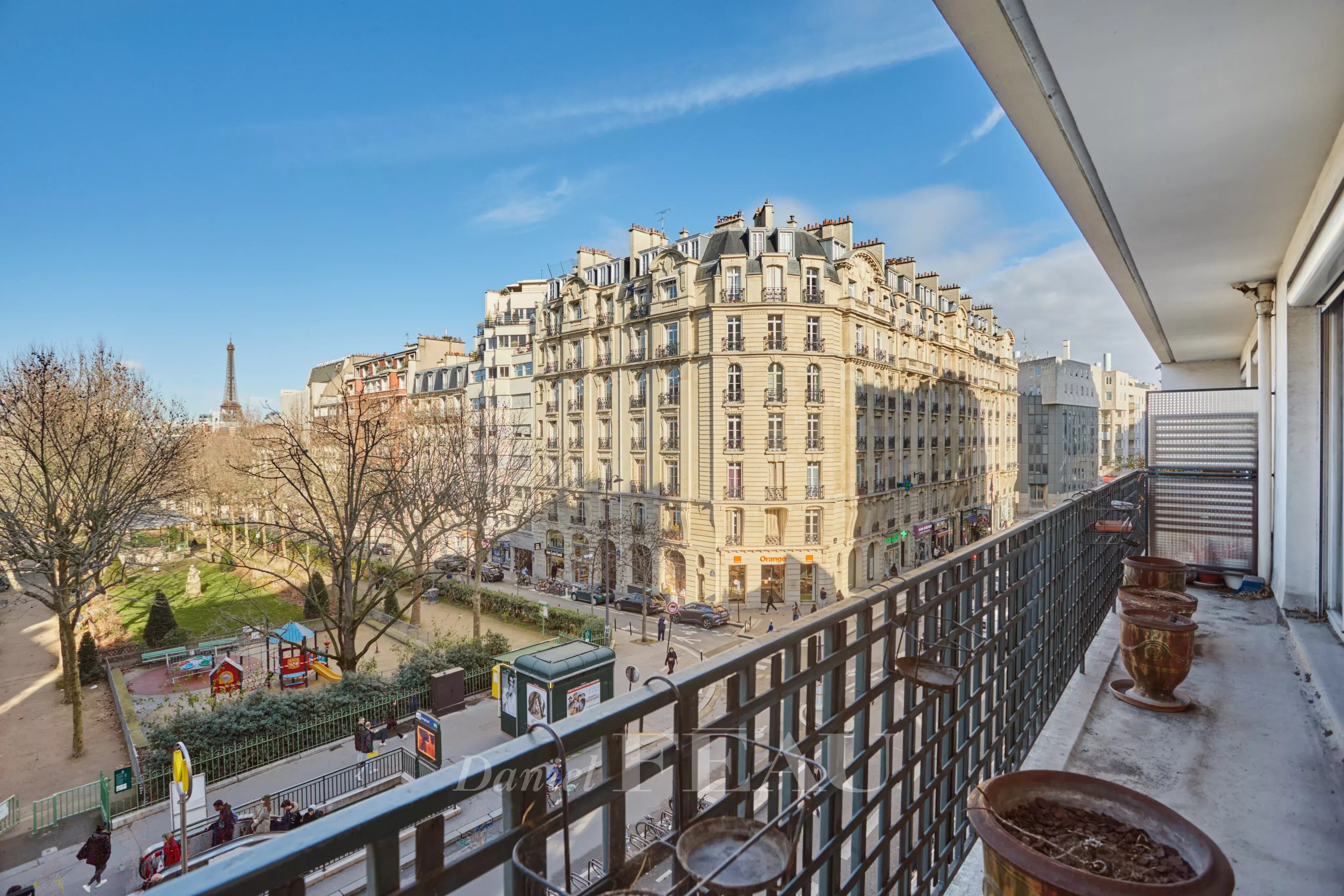 Sale Apartment Paris 15th