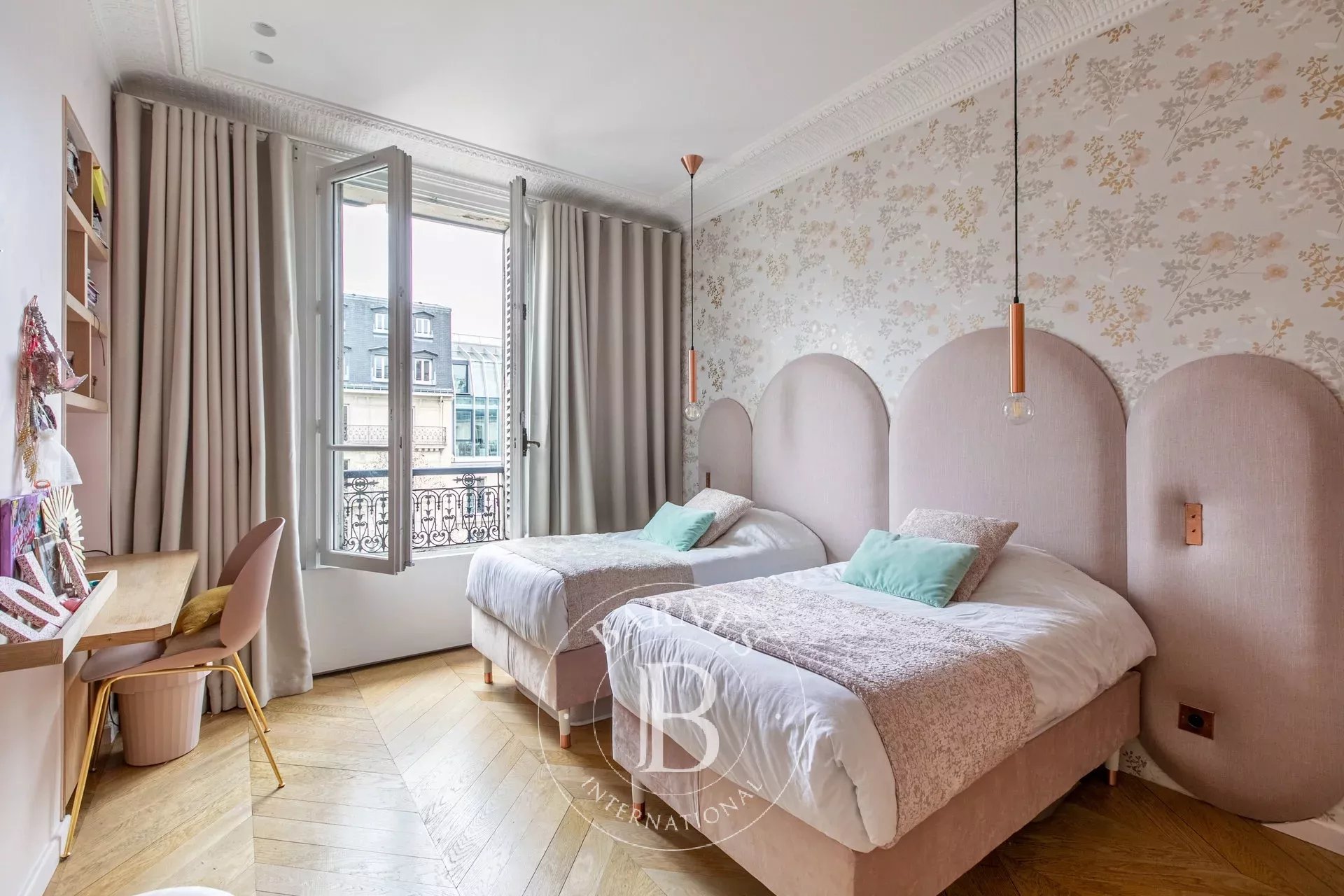 Daire Paris 8ème - picture 17