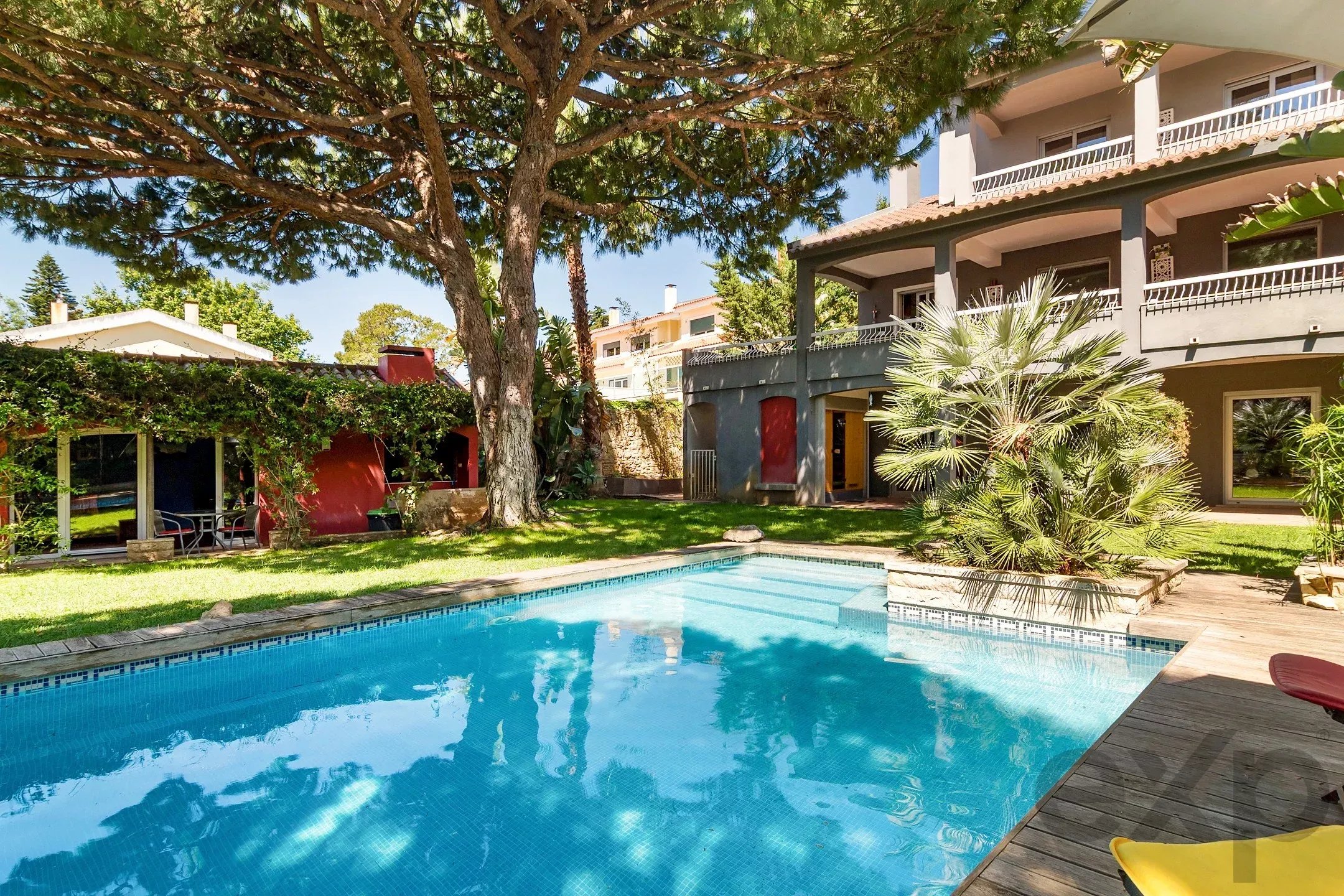 Cascais, Quinta da Bicuda - T4+2 House, Elegant with Pool, Garden, and Spacious Terraces 2750-704 image 7