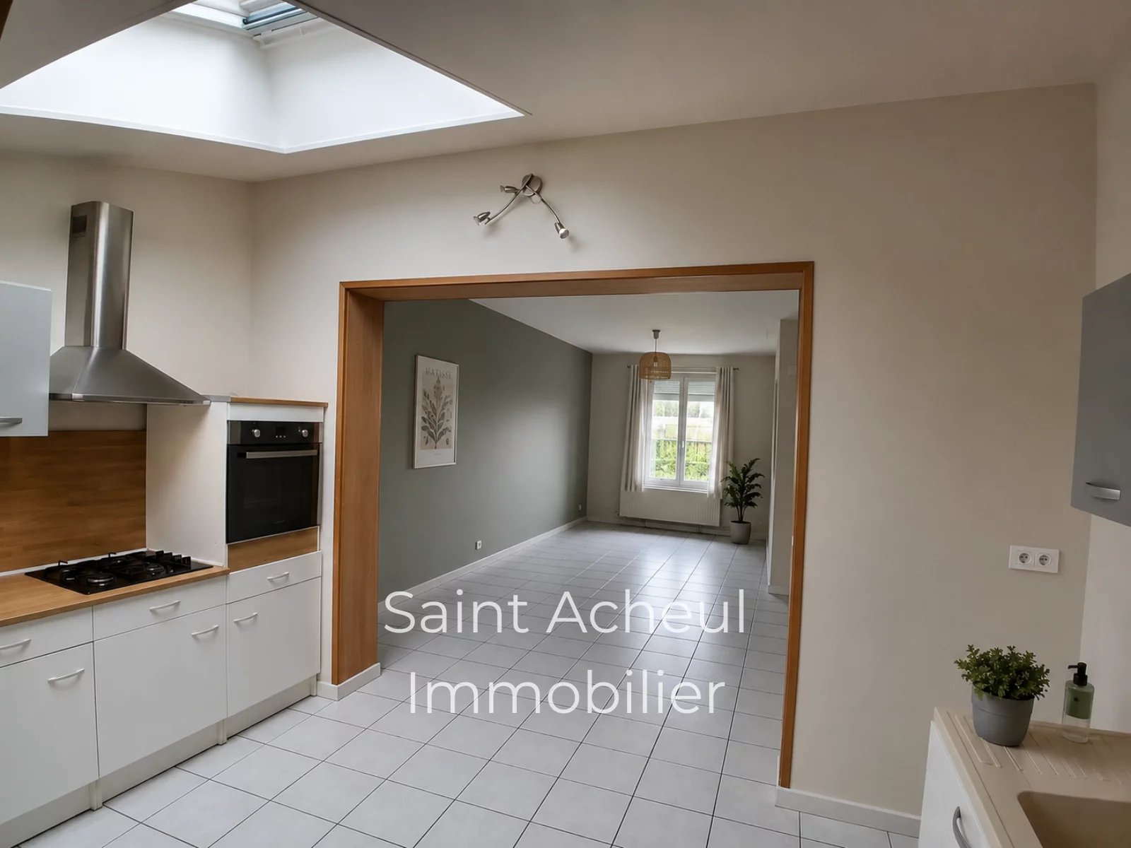 Quartier Saint Acheul / Maison élevée sur Cave / Jardin