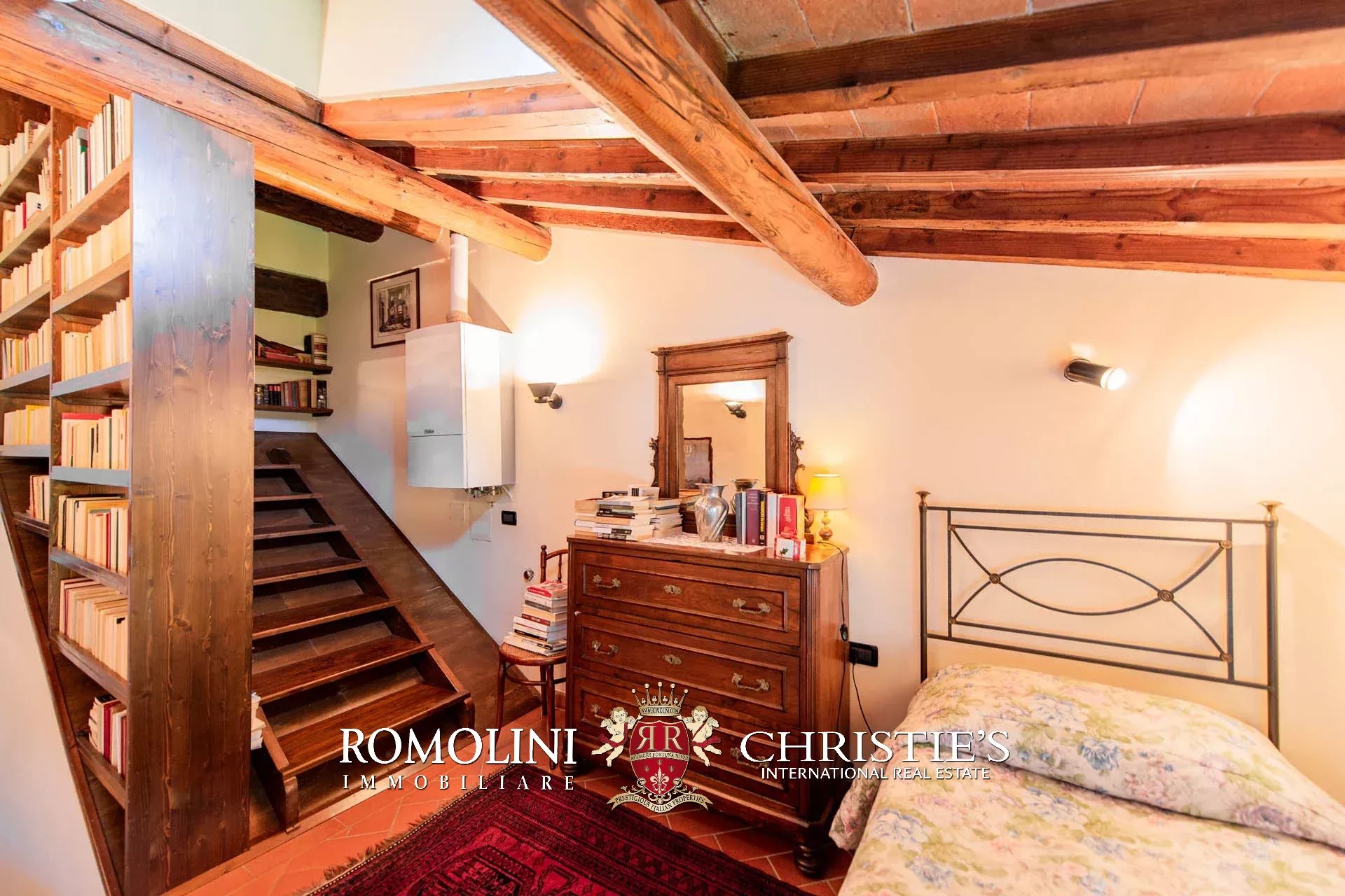 6 Bedroom Villa/Townhouse's Image 49