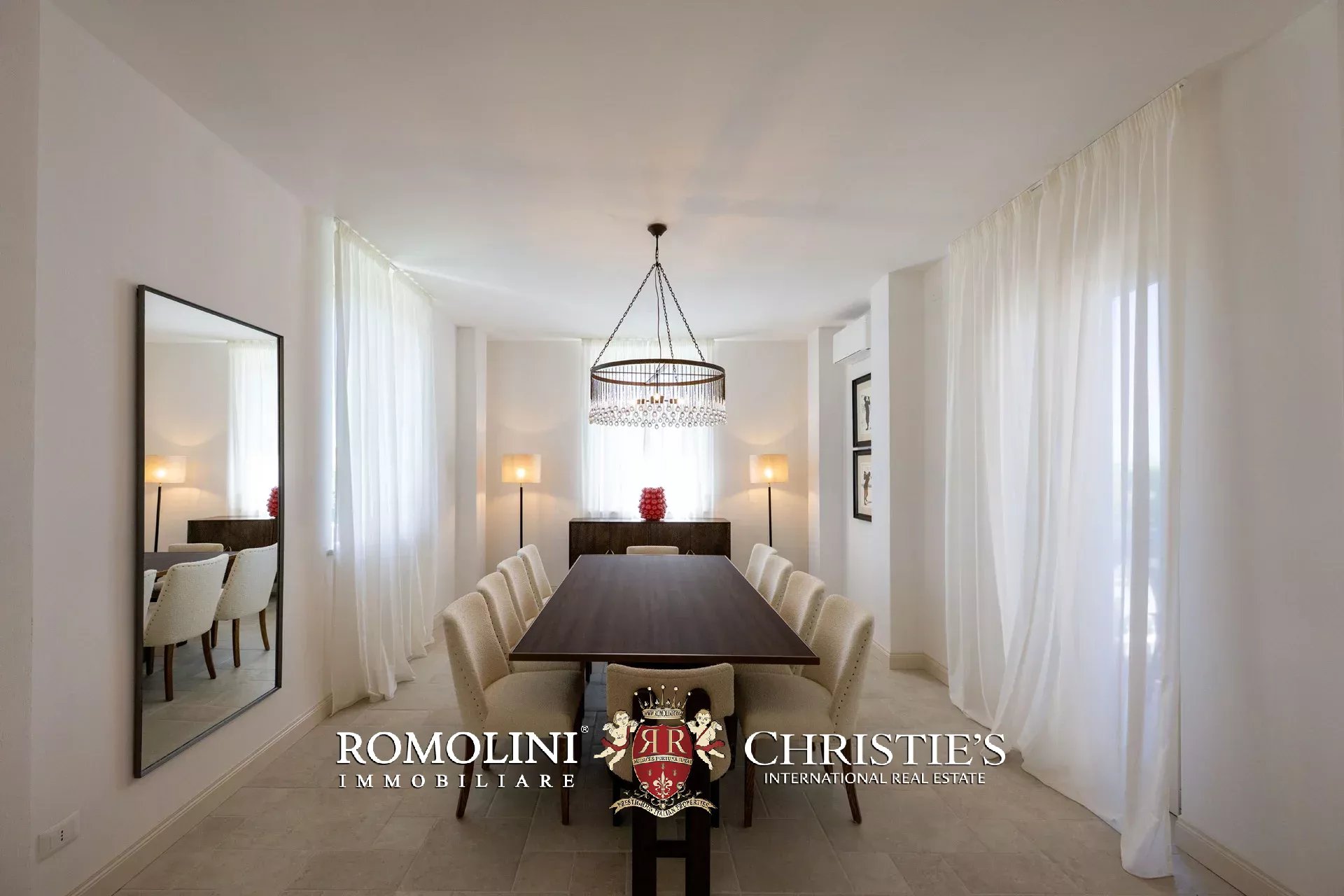 6 Bedroom Villa/Townhouse's Image 26