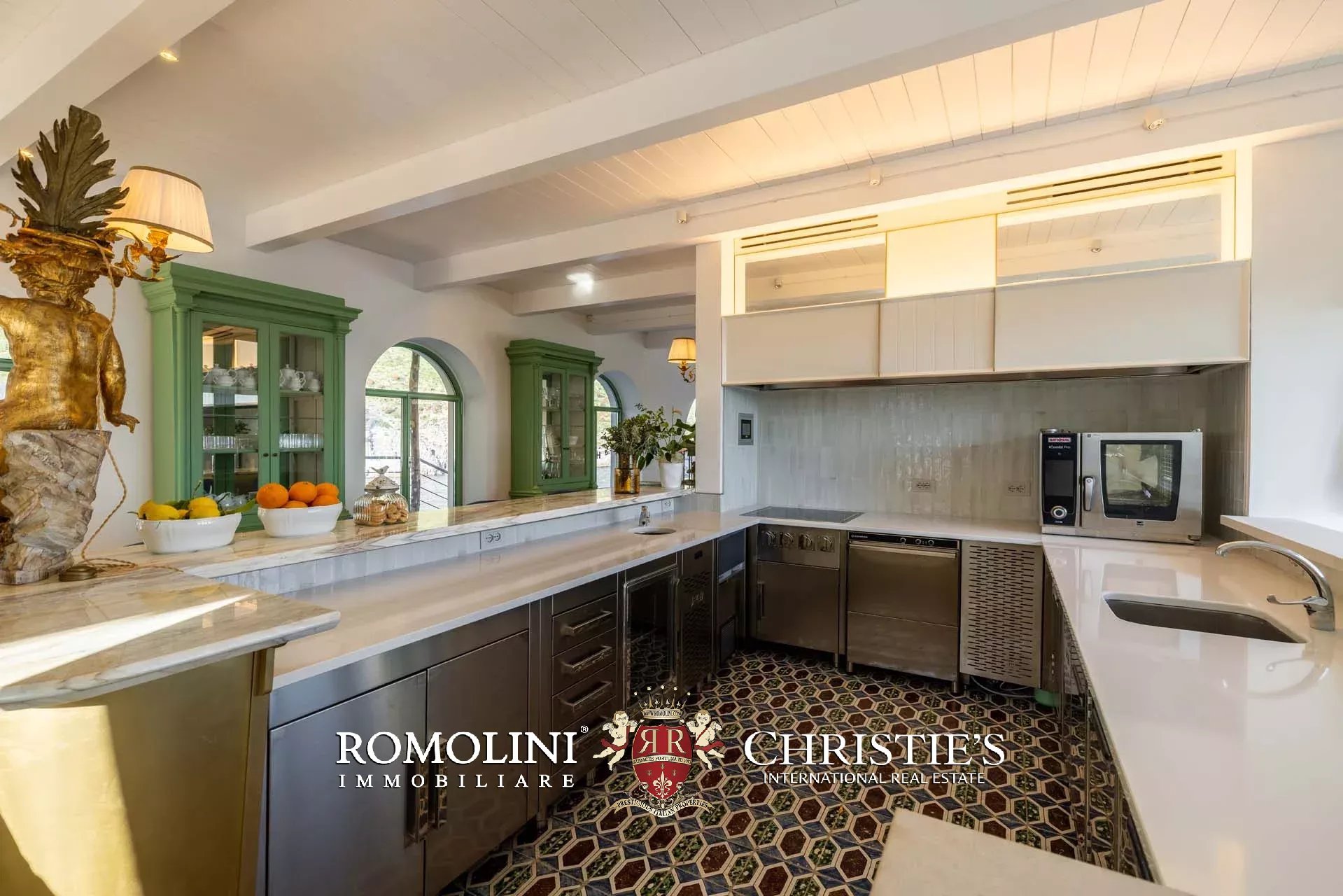 8 Bedroom Villa/Townhouse's Image 79