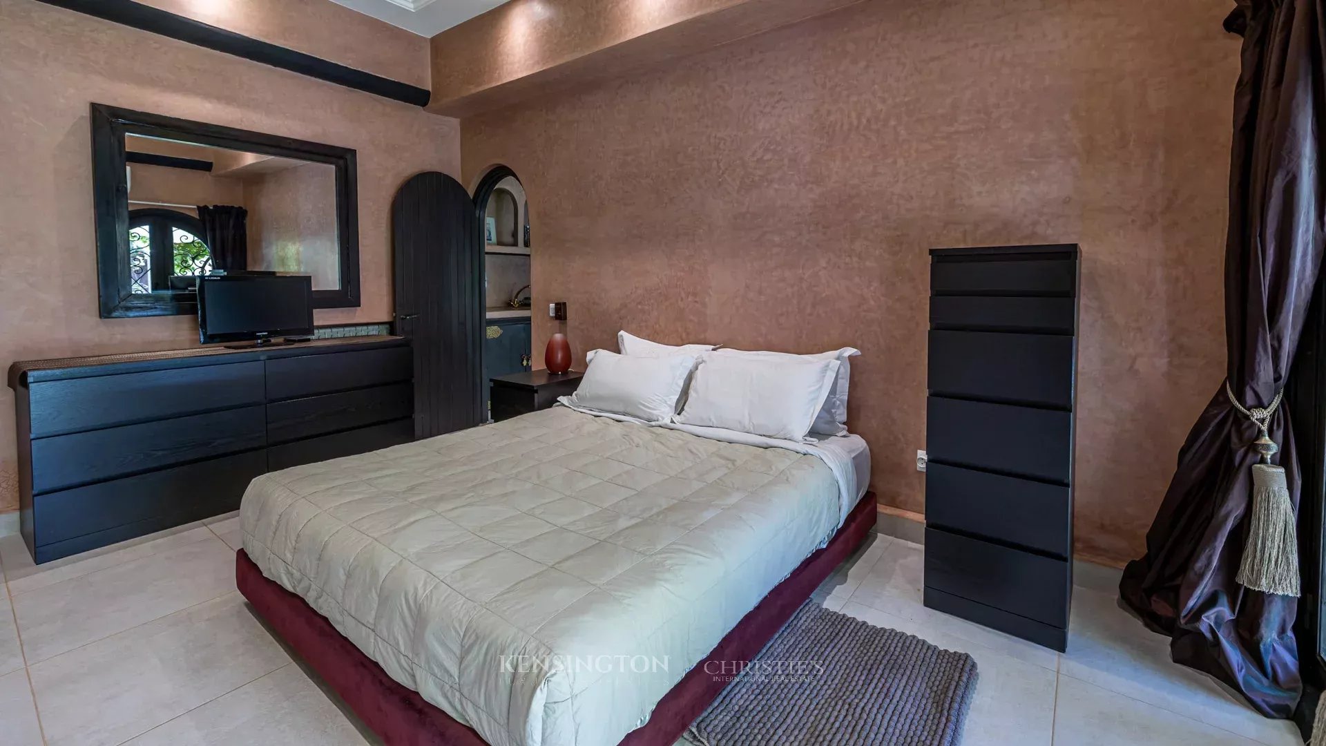 9 Bedroom Villa/Townhouse's Image 23