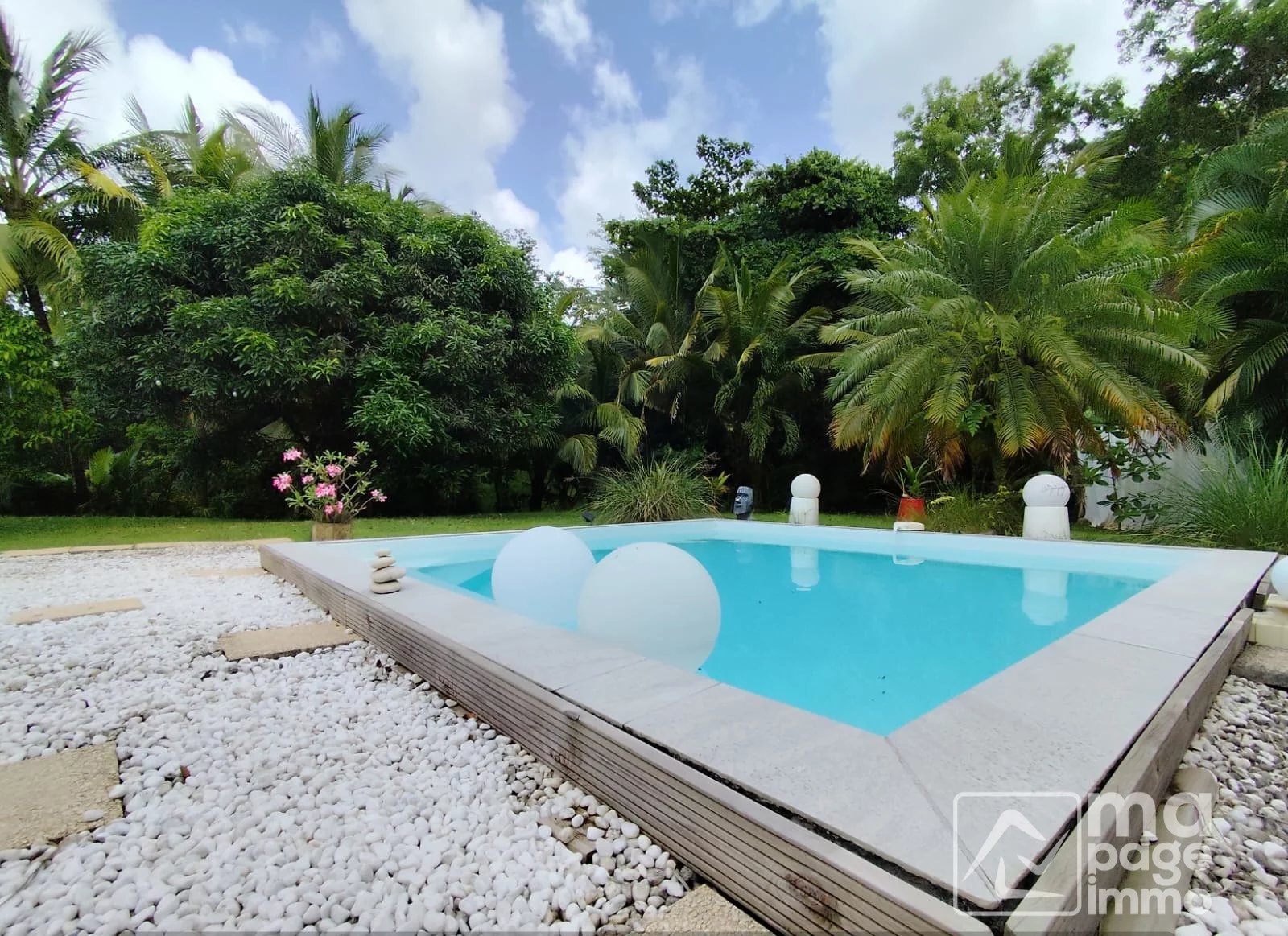 Villa de charme à Rivière-Salée avec piscine et jacuzzi