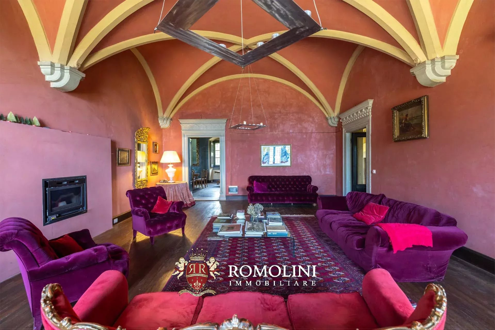 35 Bedroom Chateau's Image 16