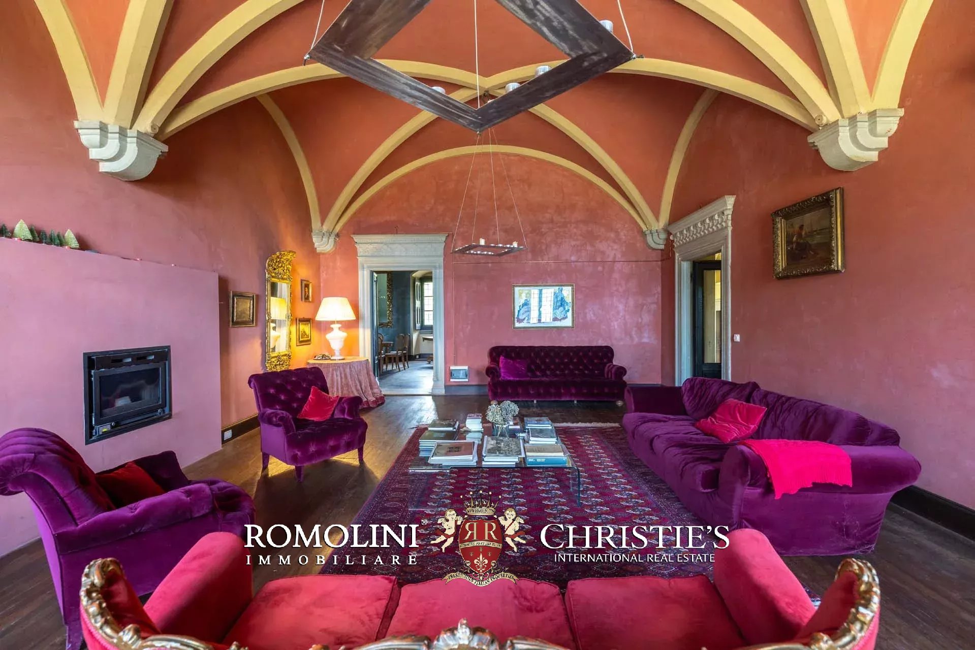 35 Bedroom Chateau's Image 16