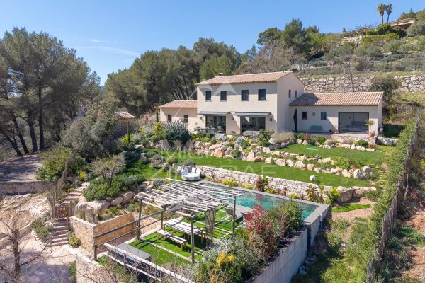 Tourrettes-sur-Loup: Modern Provençal property with panoramic views of the sea and the hills — photo 4