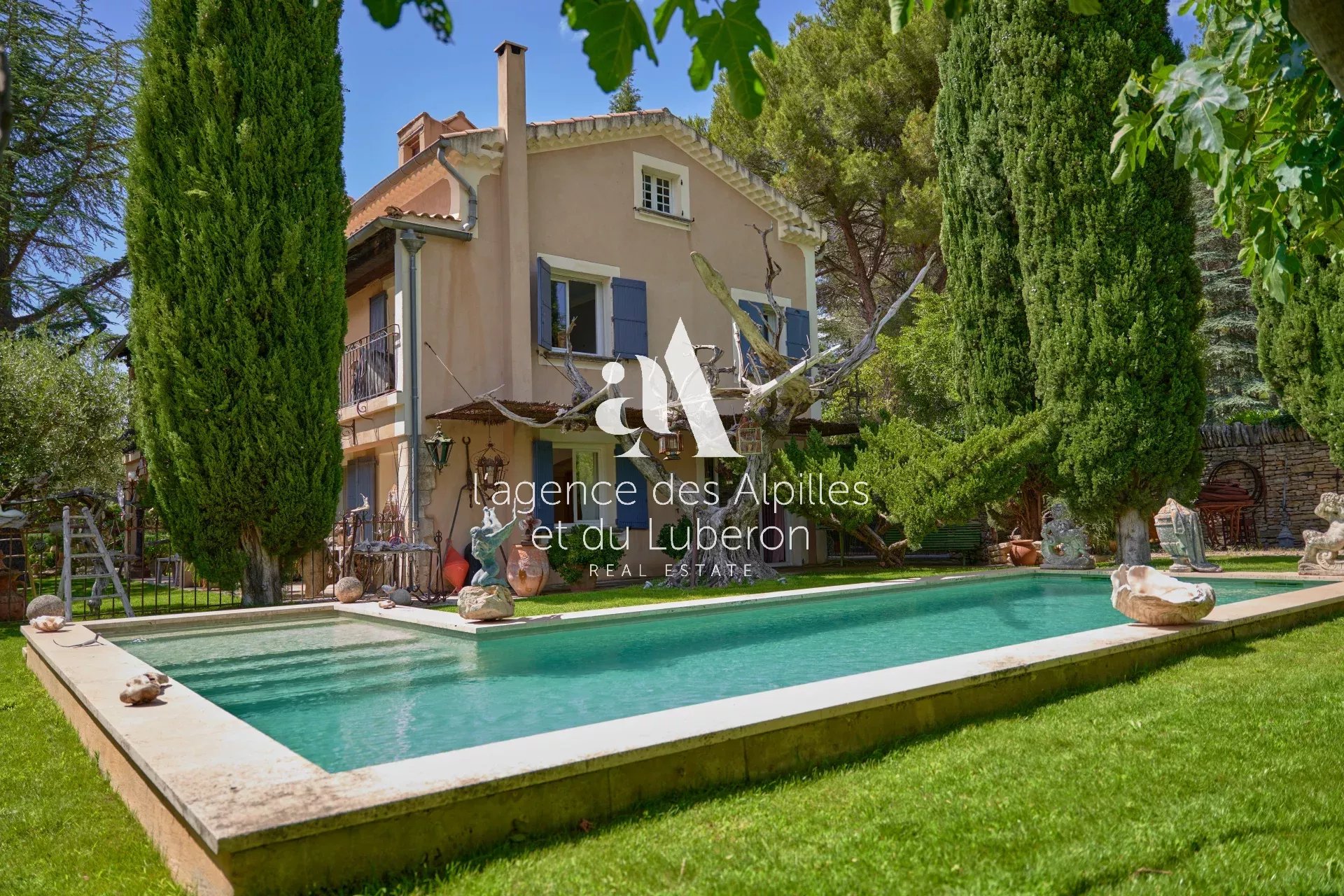CHEVAL BLANC - CHARMING HOUSE WITH SWIMMING POOL AND VIEWS OF THE LUBERON